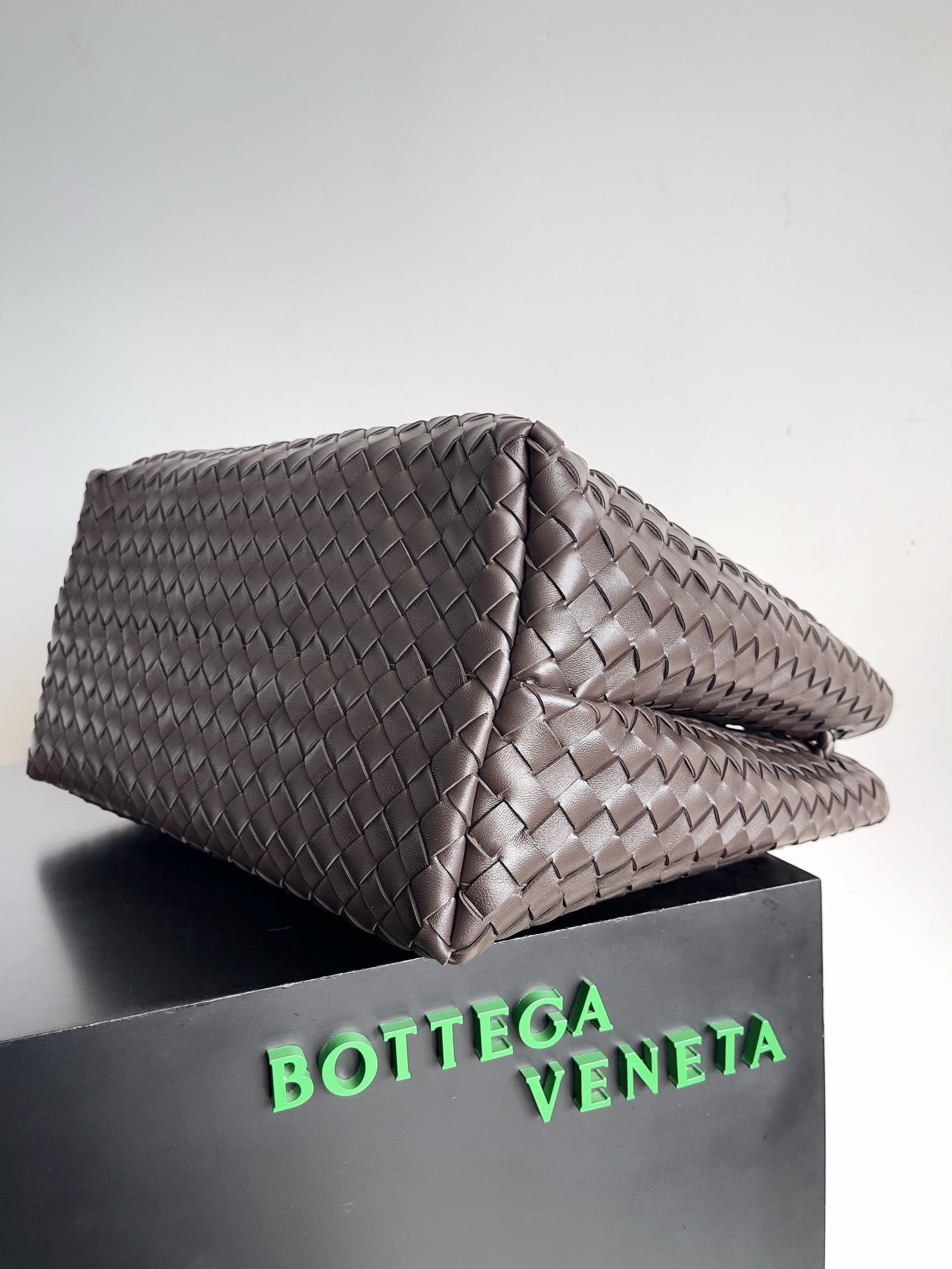 Bagsaaa B0tt*ga Ven*ta Large Andiamo Fondant - 42x35x18cm