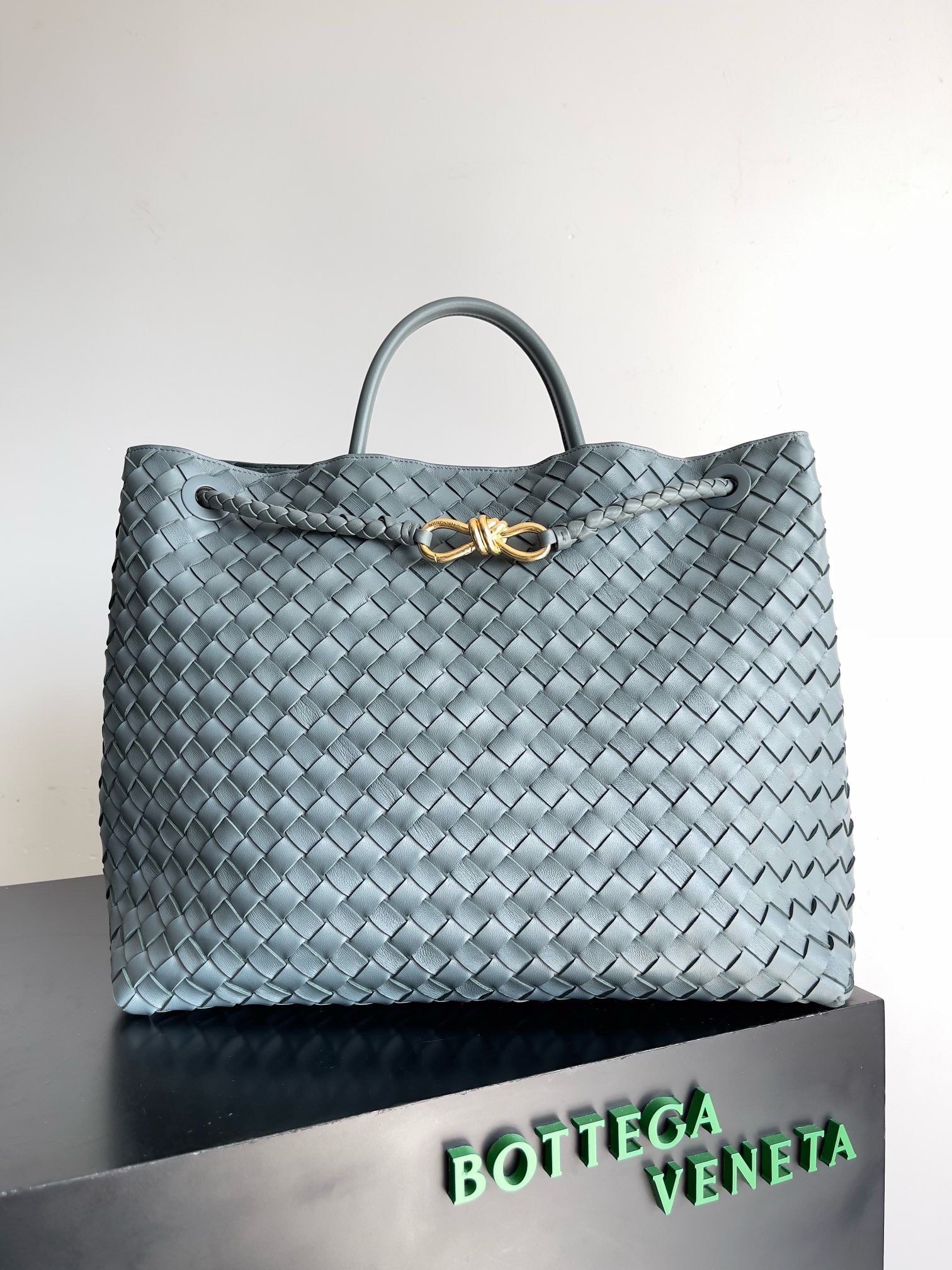 Bagsaaa B0tt*ga Ven*ta Large Andiamo Blue - 42x35x18cm