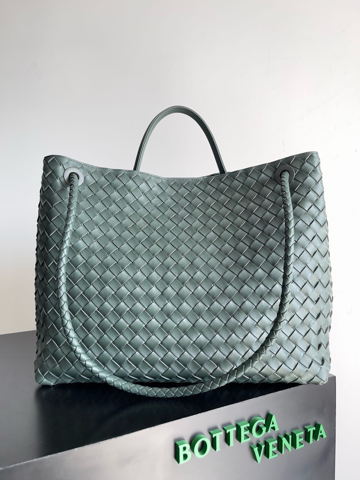 Bagsaaa B0tt*ga Ven*ta Large Andiamo Green - 42x35x18cm