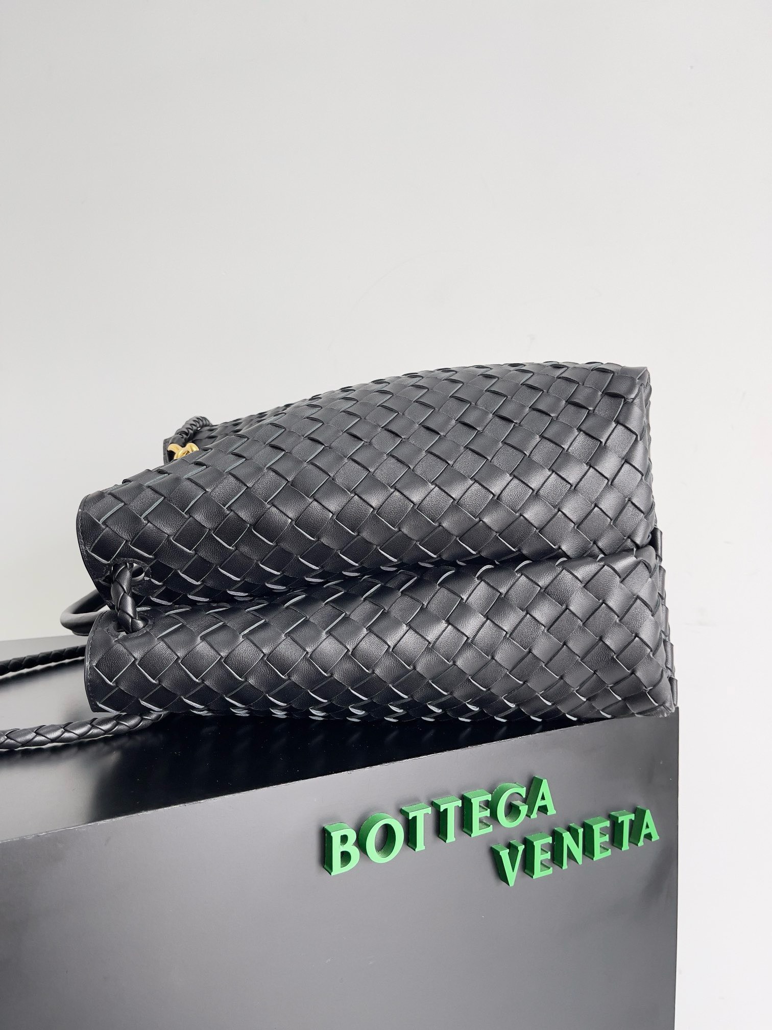 Bagsaaa B0tt*ga Ven*ta Large Andiamo Black - 42x35x18cm