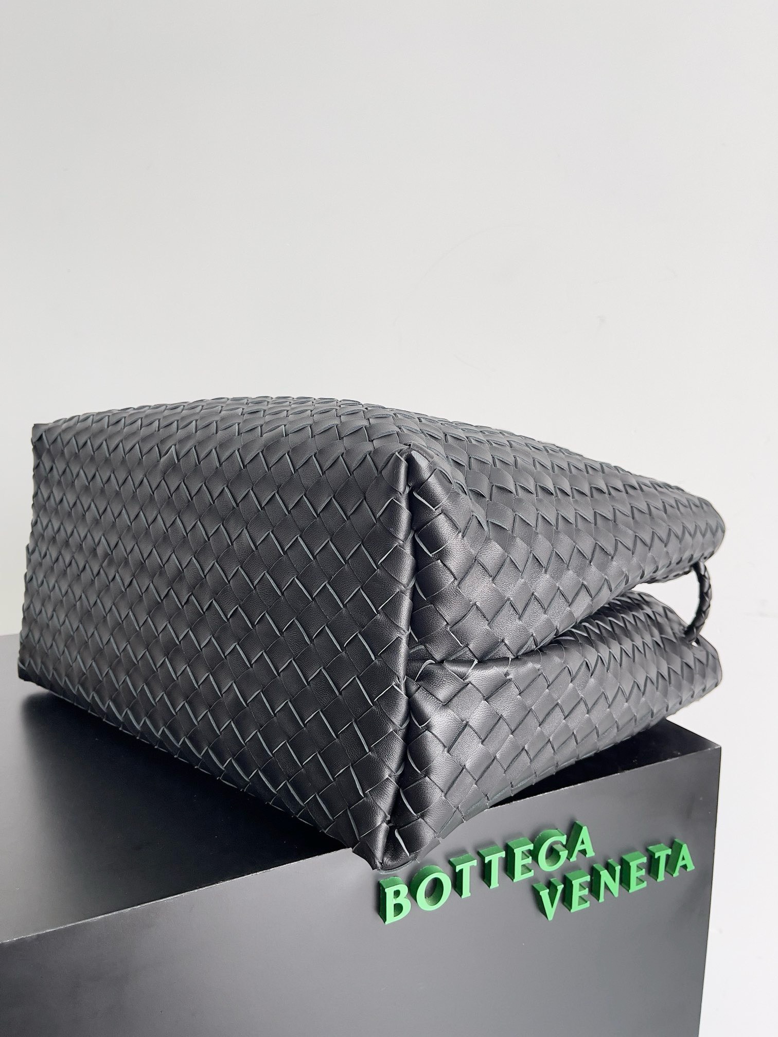 Bagsaaa B0tt*ga Ven*ta Large Andiamo Black - 42x35x18cm