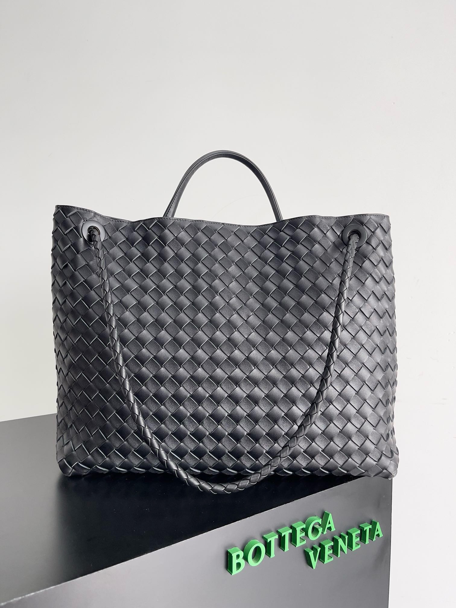 Bagsaaa B0tt*ga Ven*ta Large Andiamo Black - 42x35x18cm