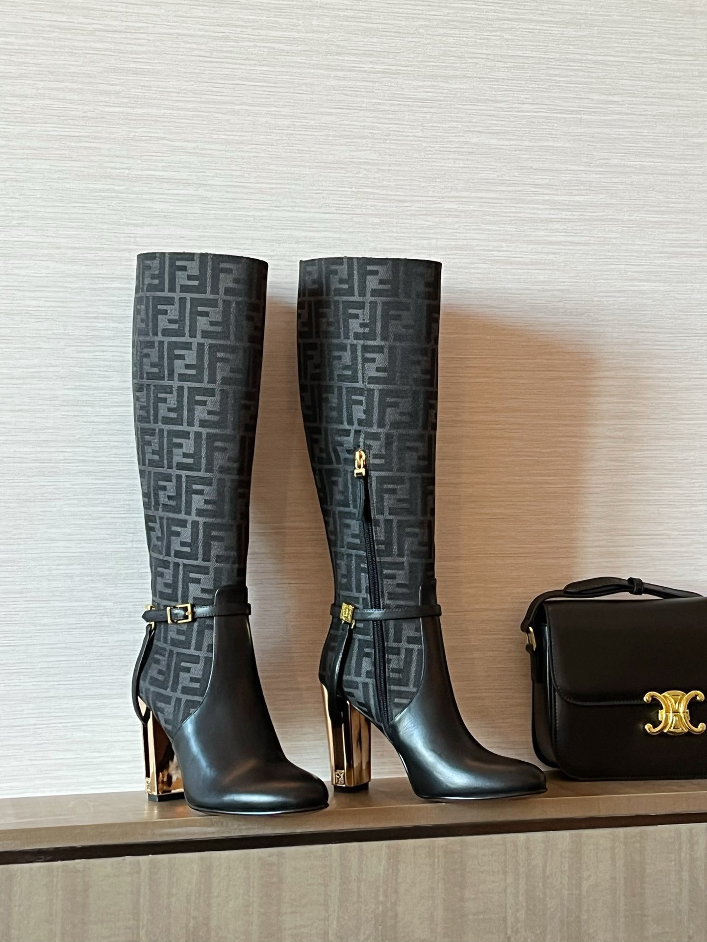 Bagsaaa F**di Delfina Boot Black FF