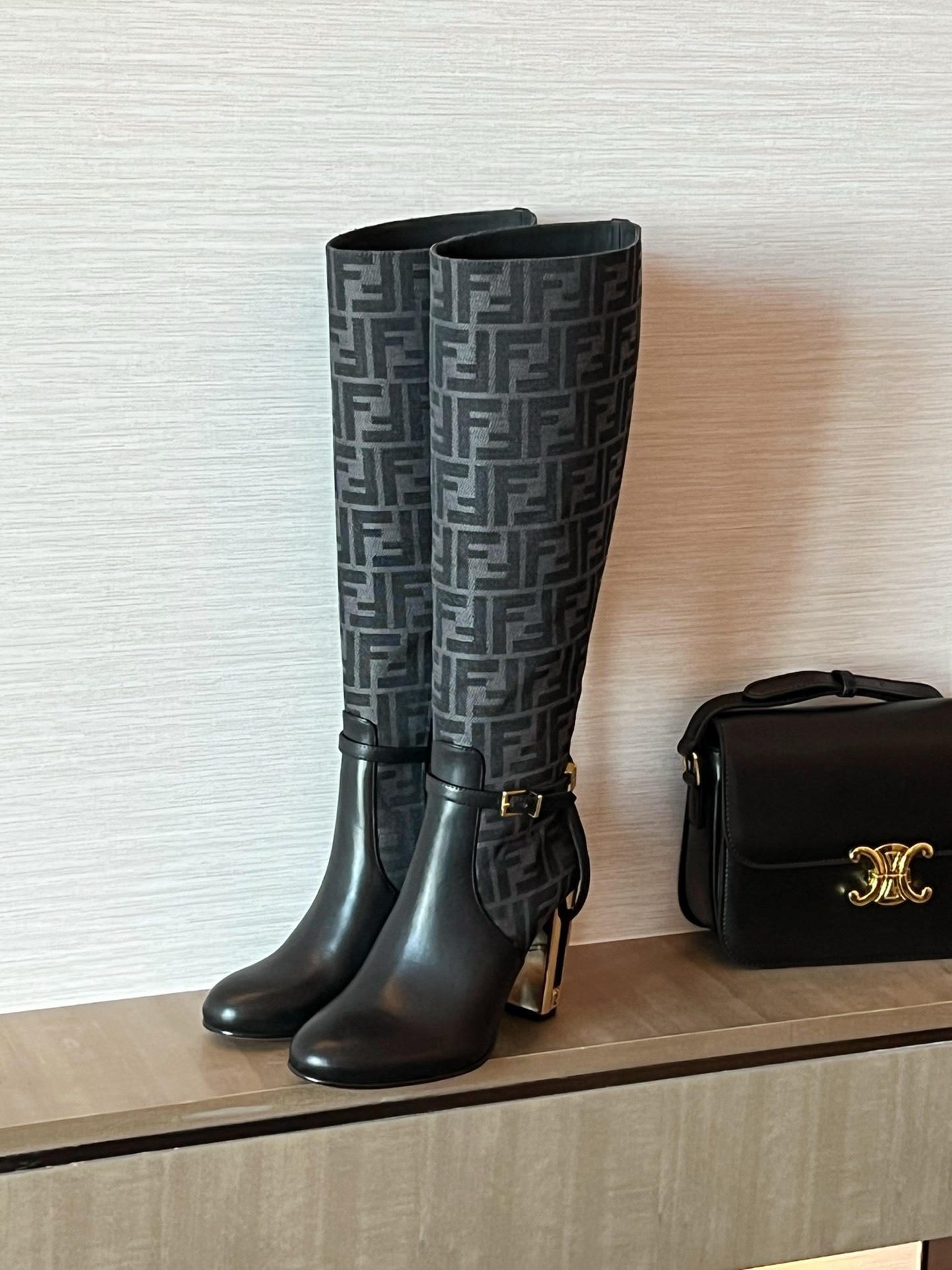 Bagsaaa F**di Delfina Boot Black FF