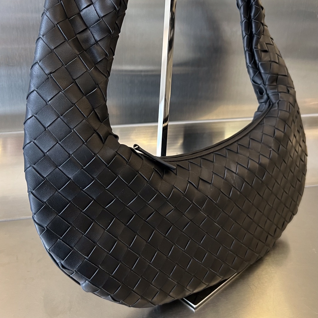 Bagsaaa B0tt*ga Ven*ta Black Buddy Bag - 59.5cm