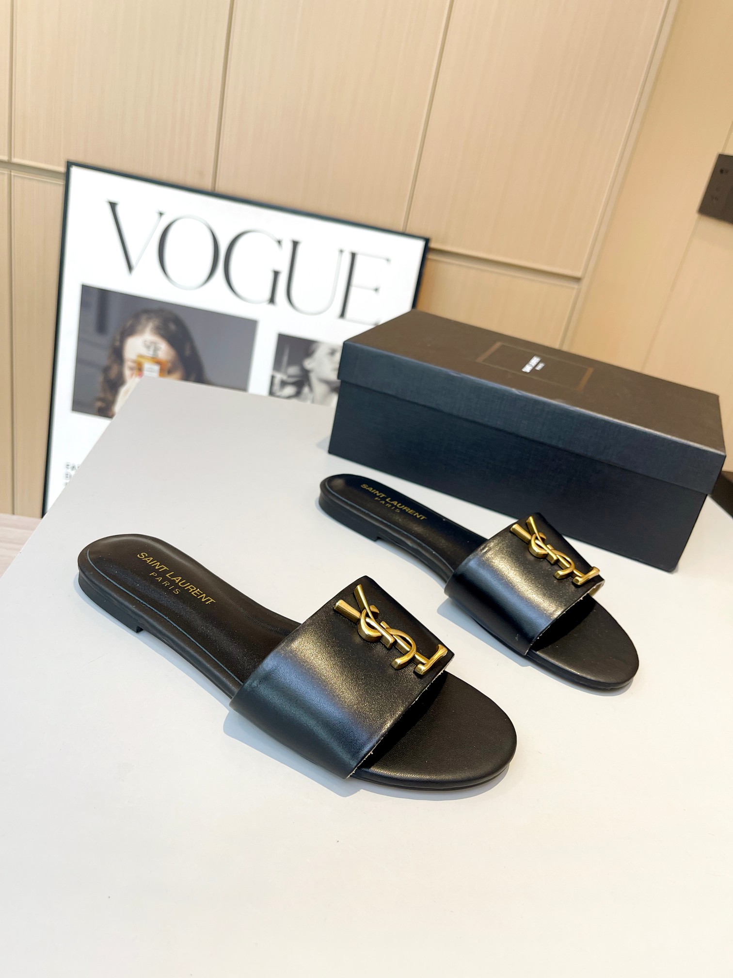 Bagsaaa Y51 Black Leather Slides