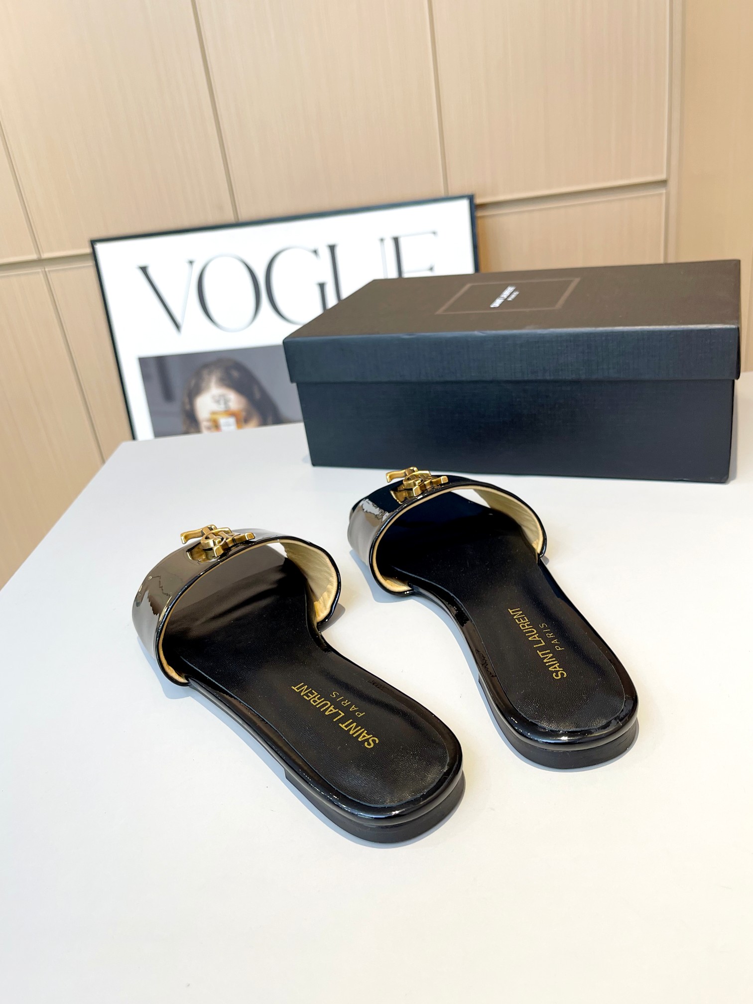 Bagsaaa Y51 Black Leather Slides