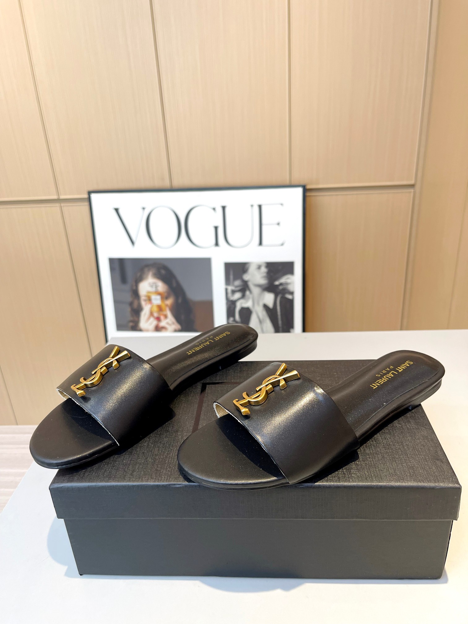 Bagsaaa Y51 Black Leather Slides