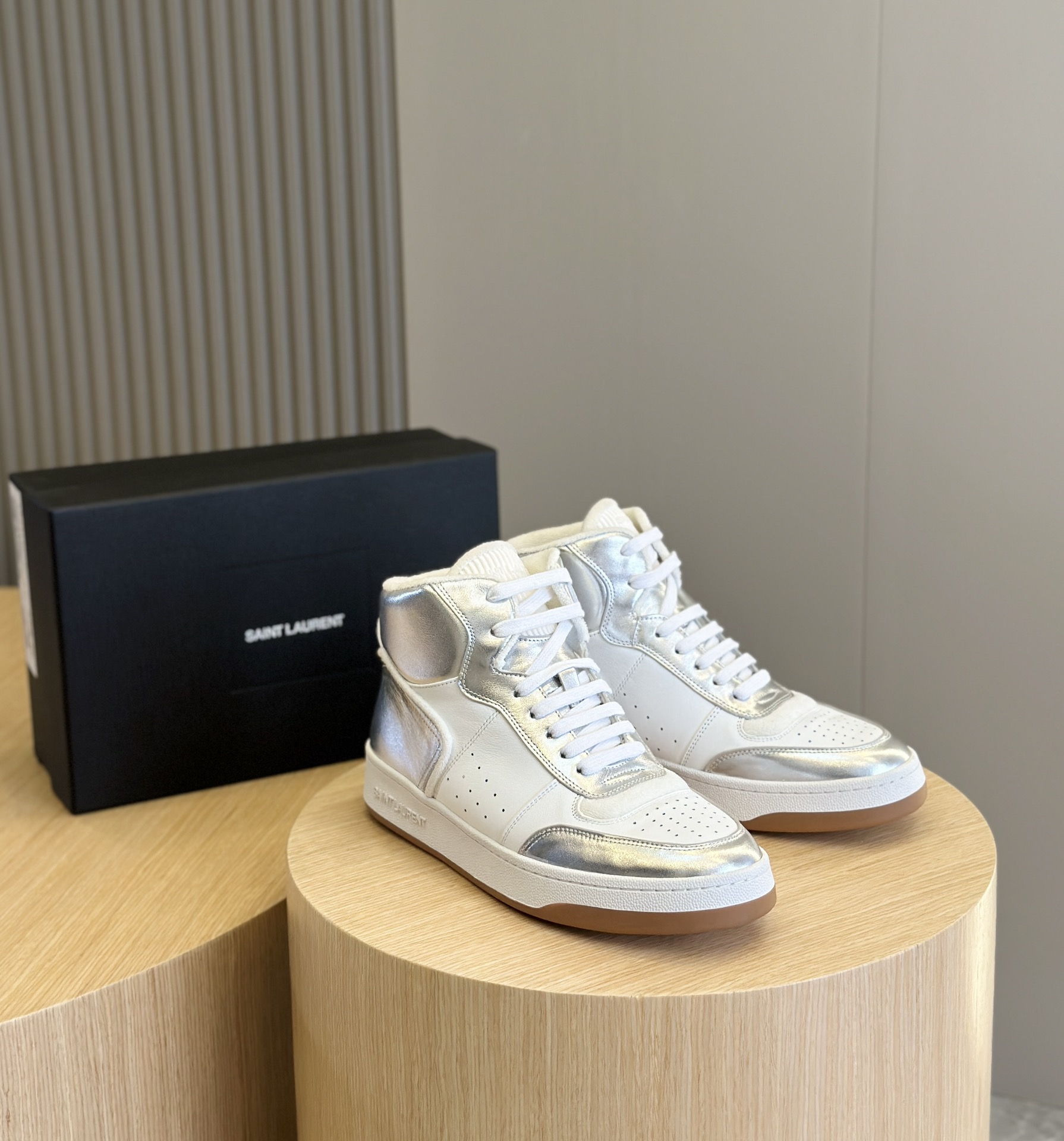 Bagsaaa Y51 High Top White & Silver Sneakers