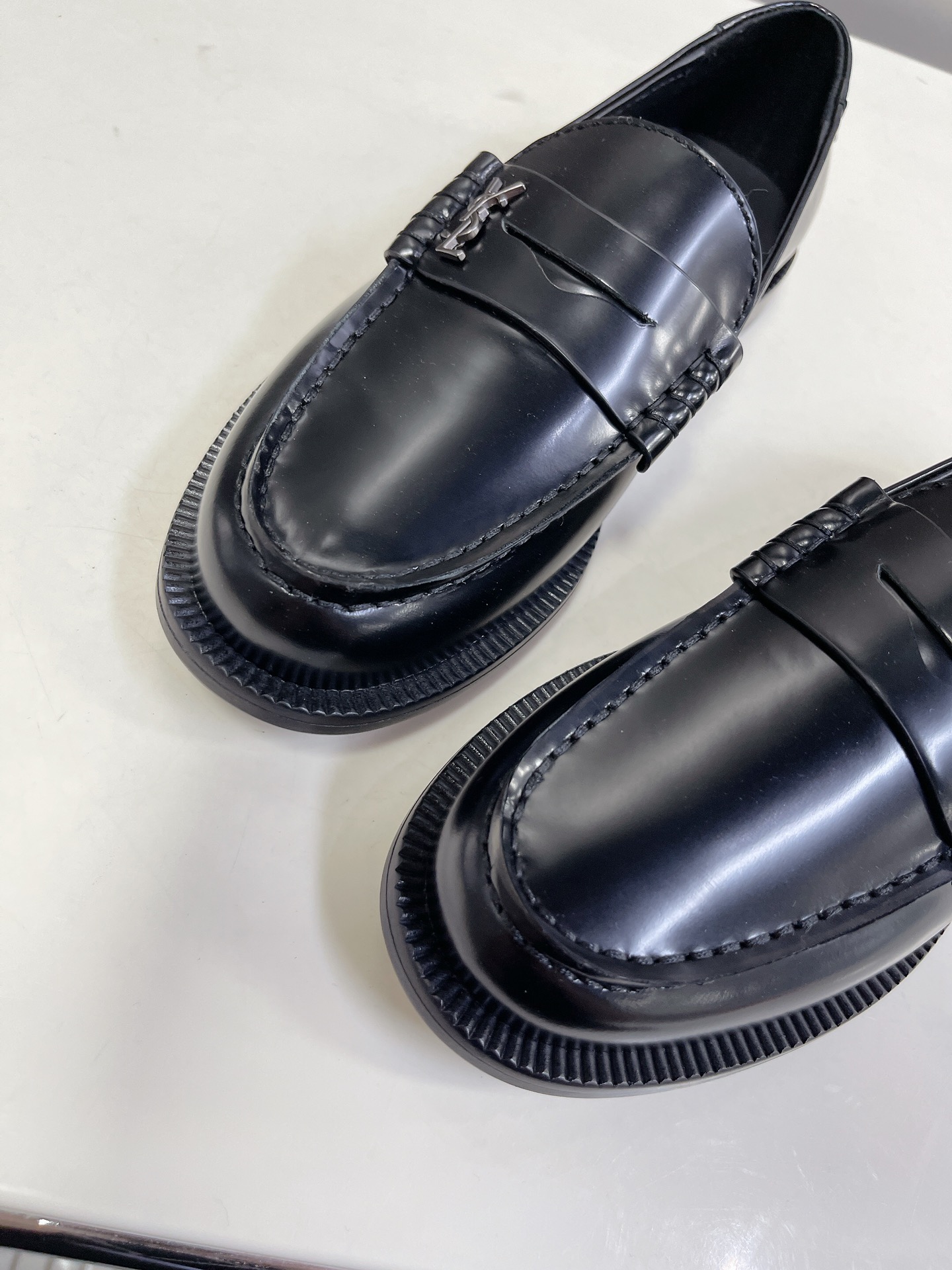 Bagsaaa Y51 Black Loafers 02