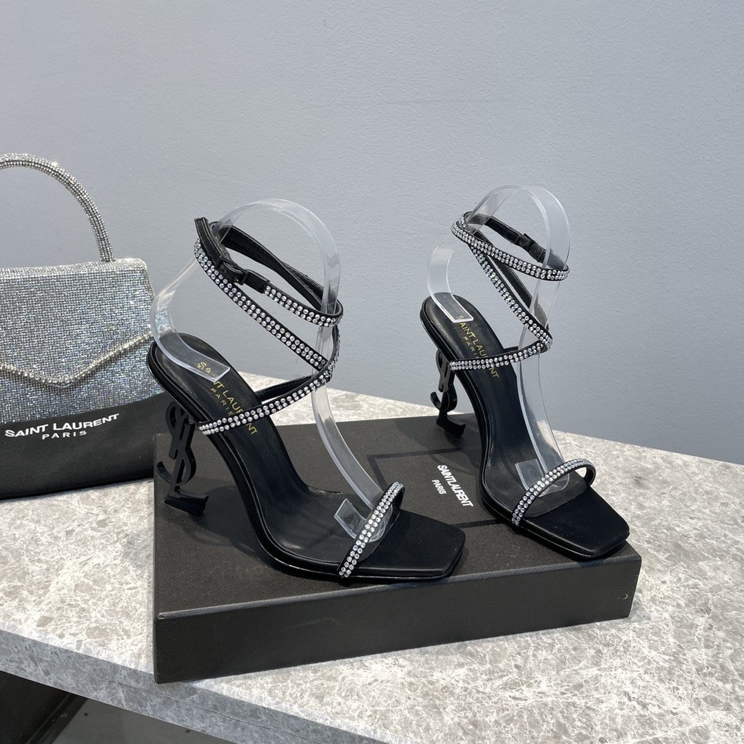 Bagsaaa Y51 Opyum 110 Y51 Heeled Sandals White Crystal