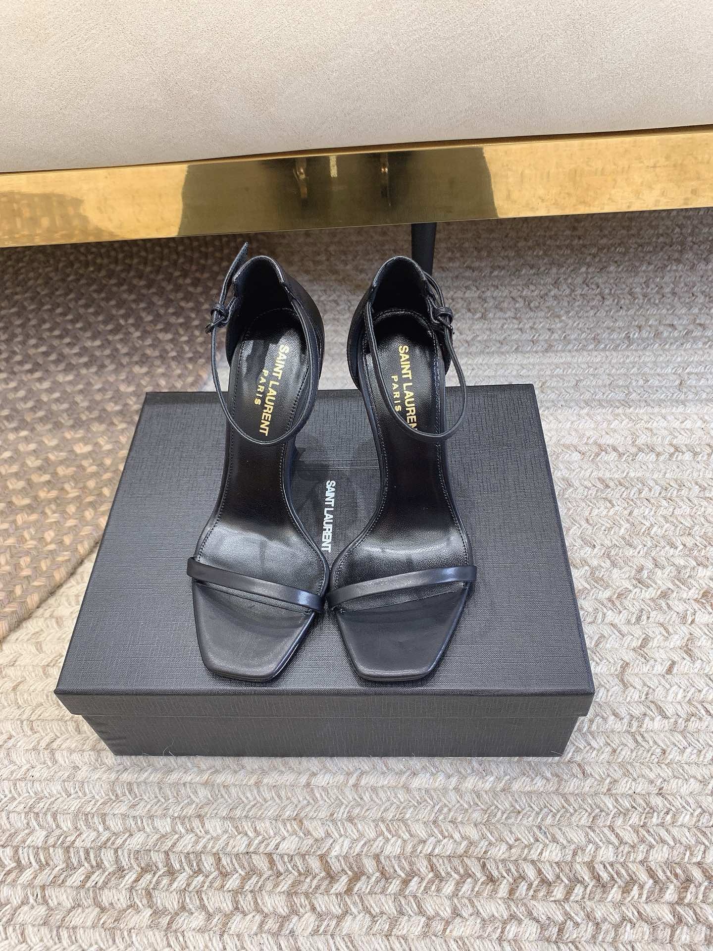 Bagsaaa Y51 Opyum black leather sandals 10.5cm