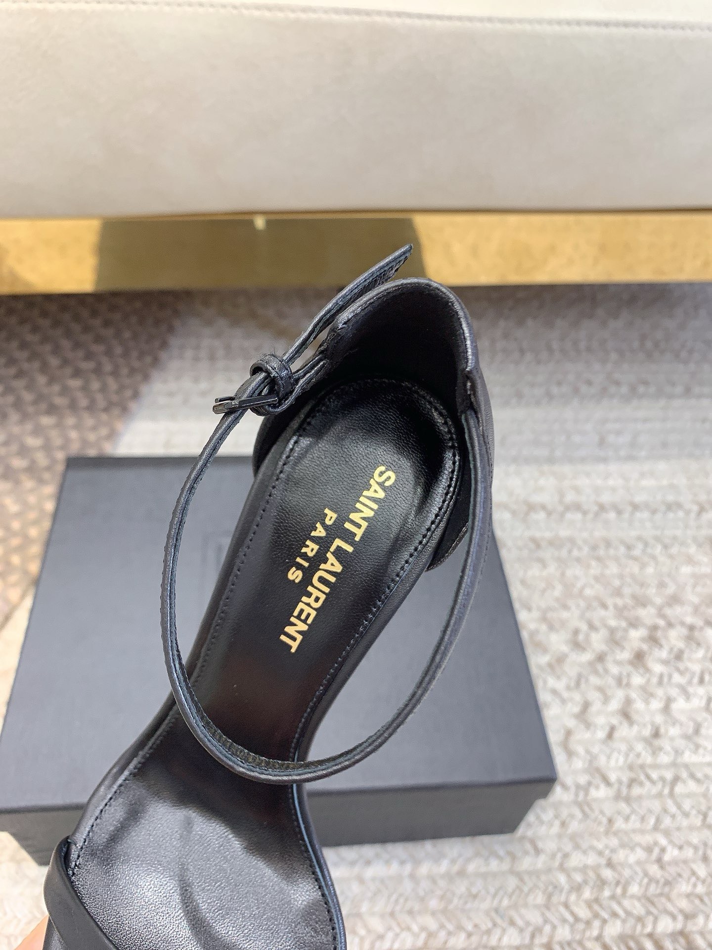 Bagsaaa Y51 Opyum black leather sandals 10.5cm