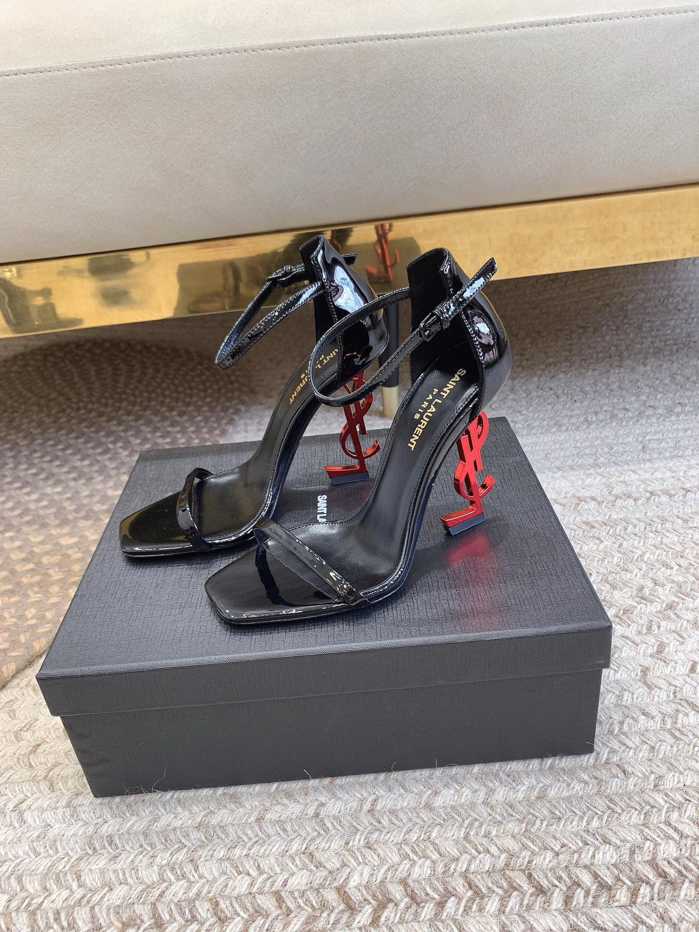 Bagsaaa Y51 Opyum black patent leather with red heel sandals 10.5cm