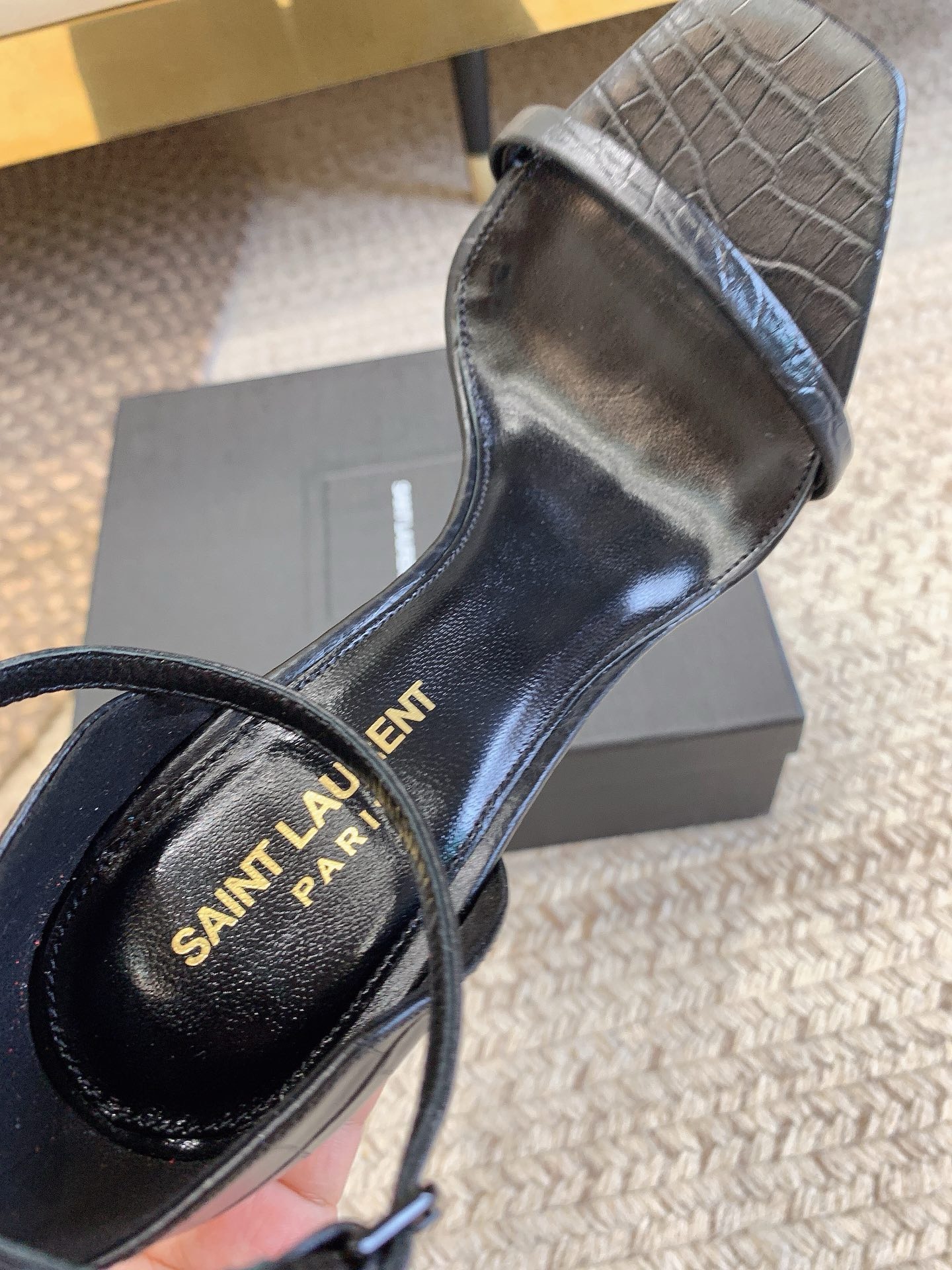 Bagsaaa Y51 Opyum black crocodile leather sandals 10.5cm