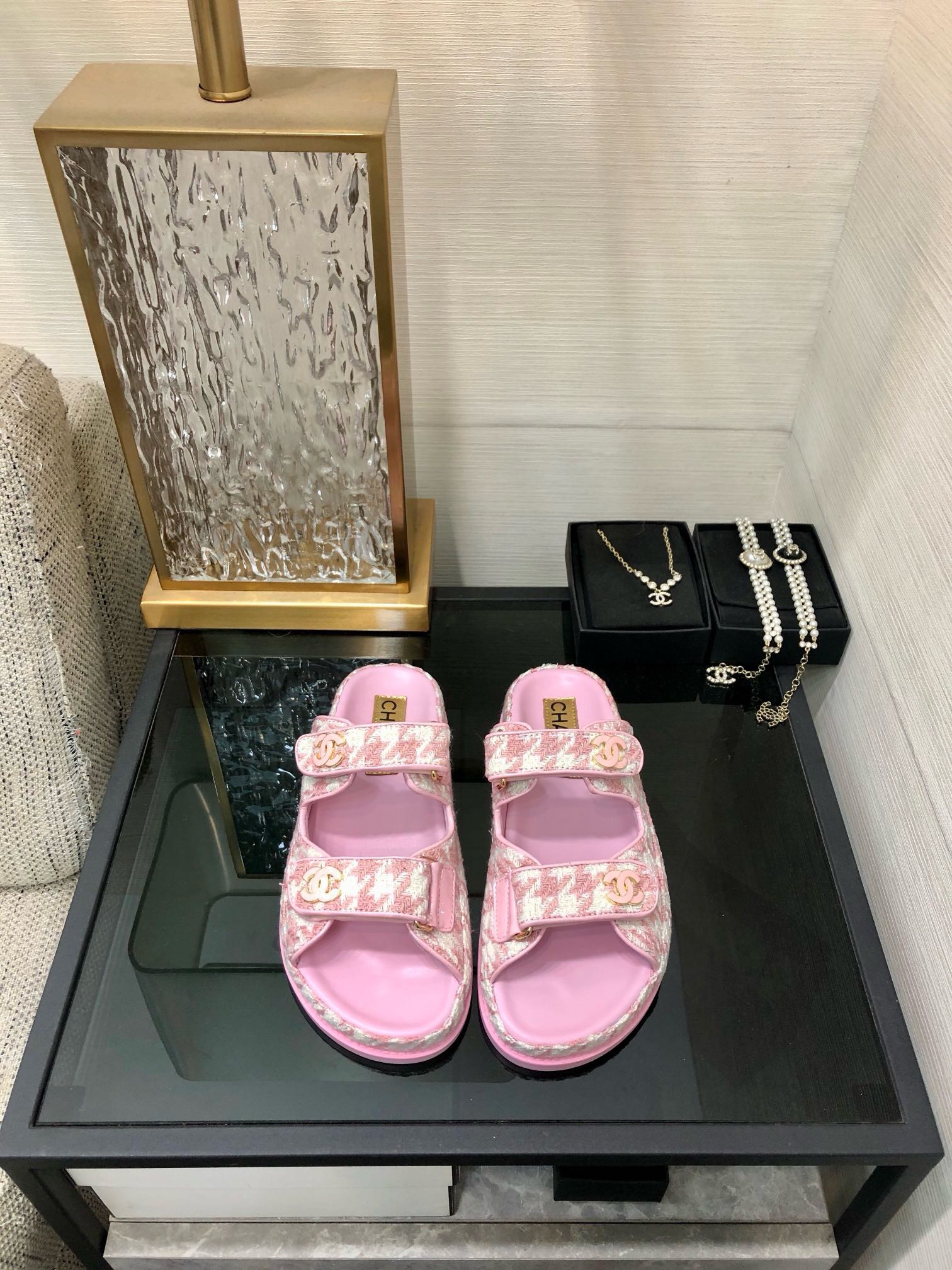 Bagsaaa Ch**el Dad Sandals In Pink Tweed