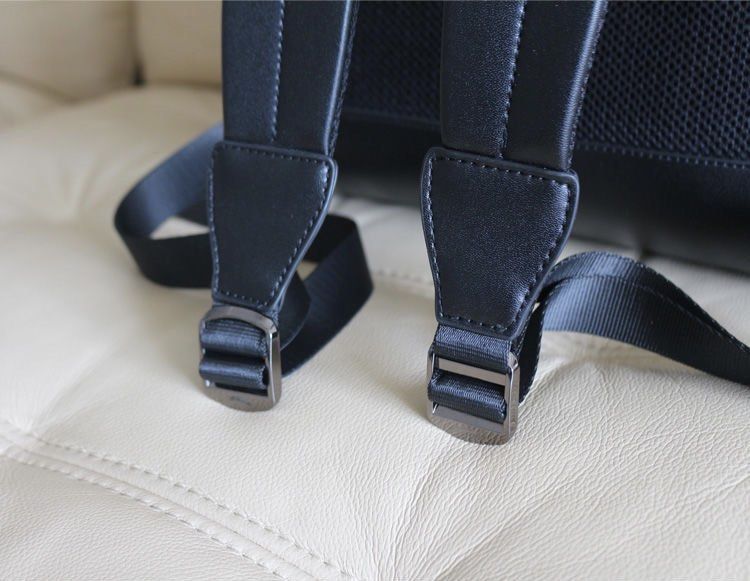 Bagsaaa B0tt*ga Ven*ta Intrecciato Flap Backpack Black - 38x26x15cm
