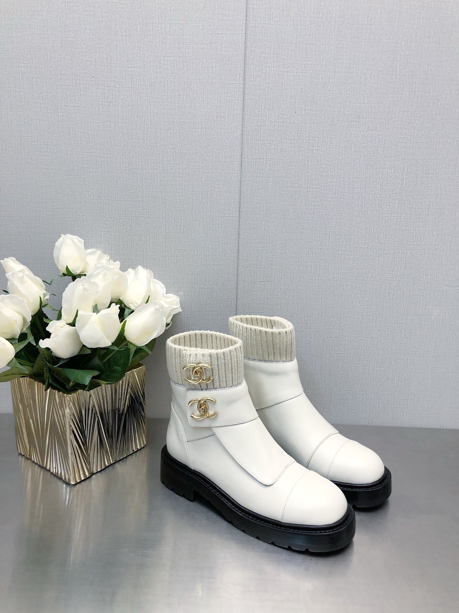 Bagsaaa Ch**el CC Logo White Chelsea Short Boots