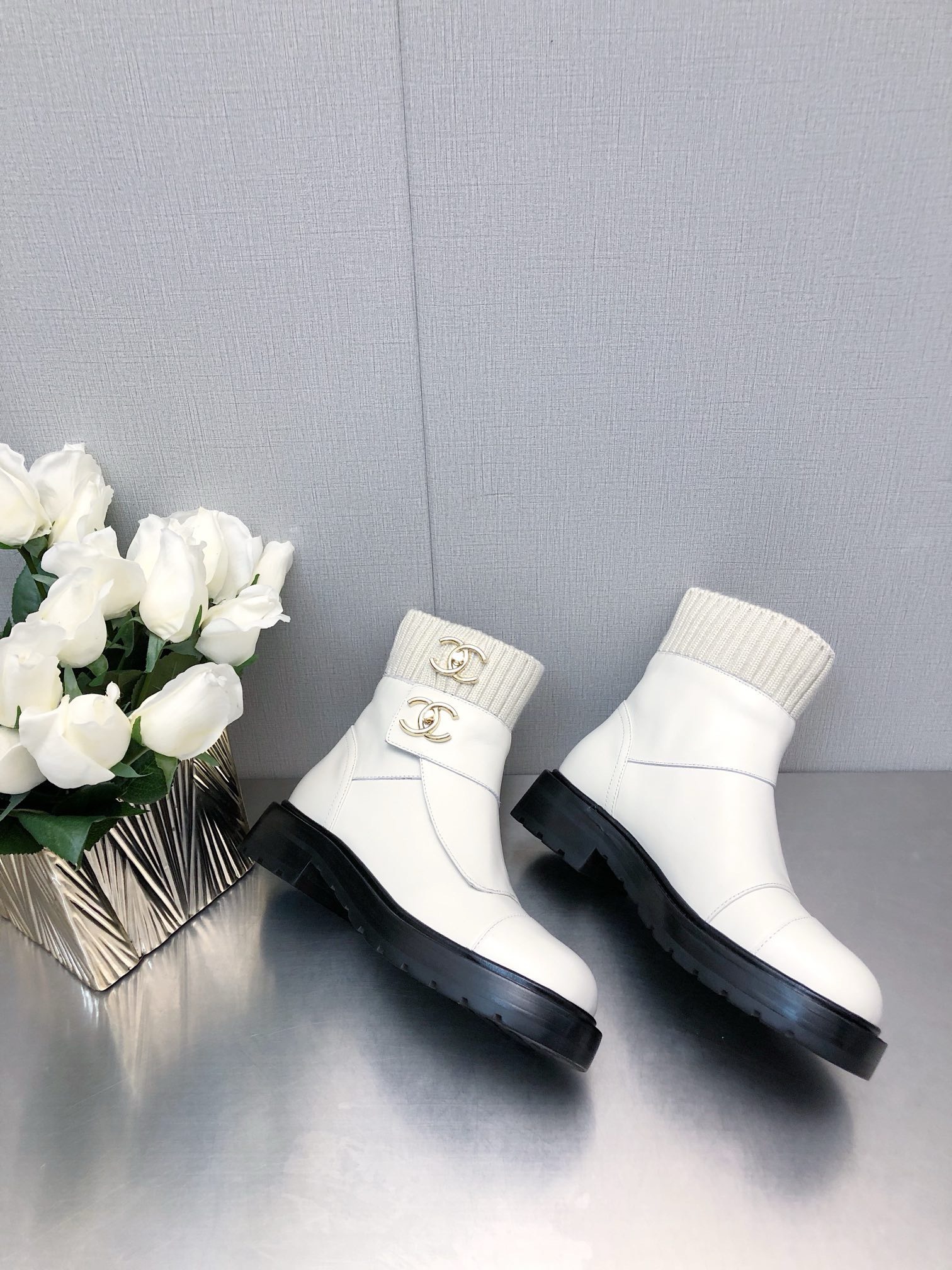 Bagsaaa Ch**el CC Logo White Chelsea Short Boots