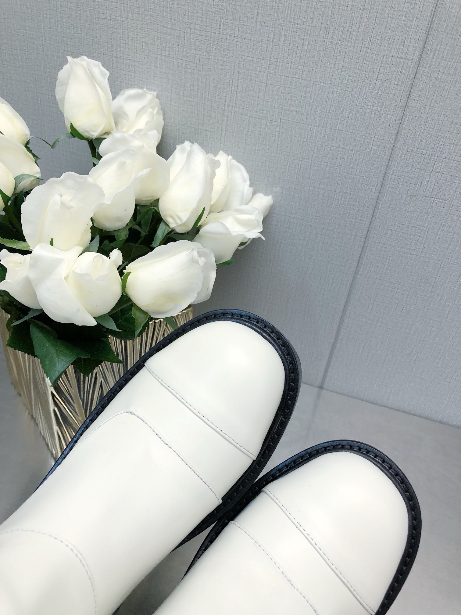 Bagsaaa Ch**el CC Logo White Chelsea Short Boots