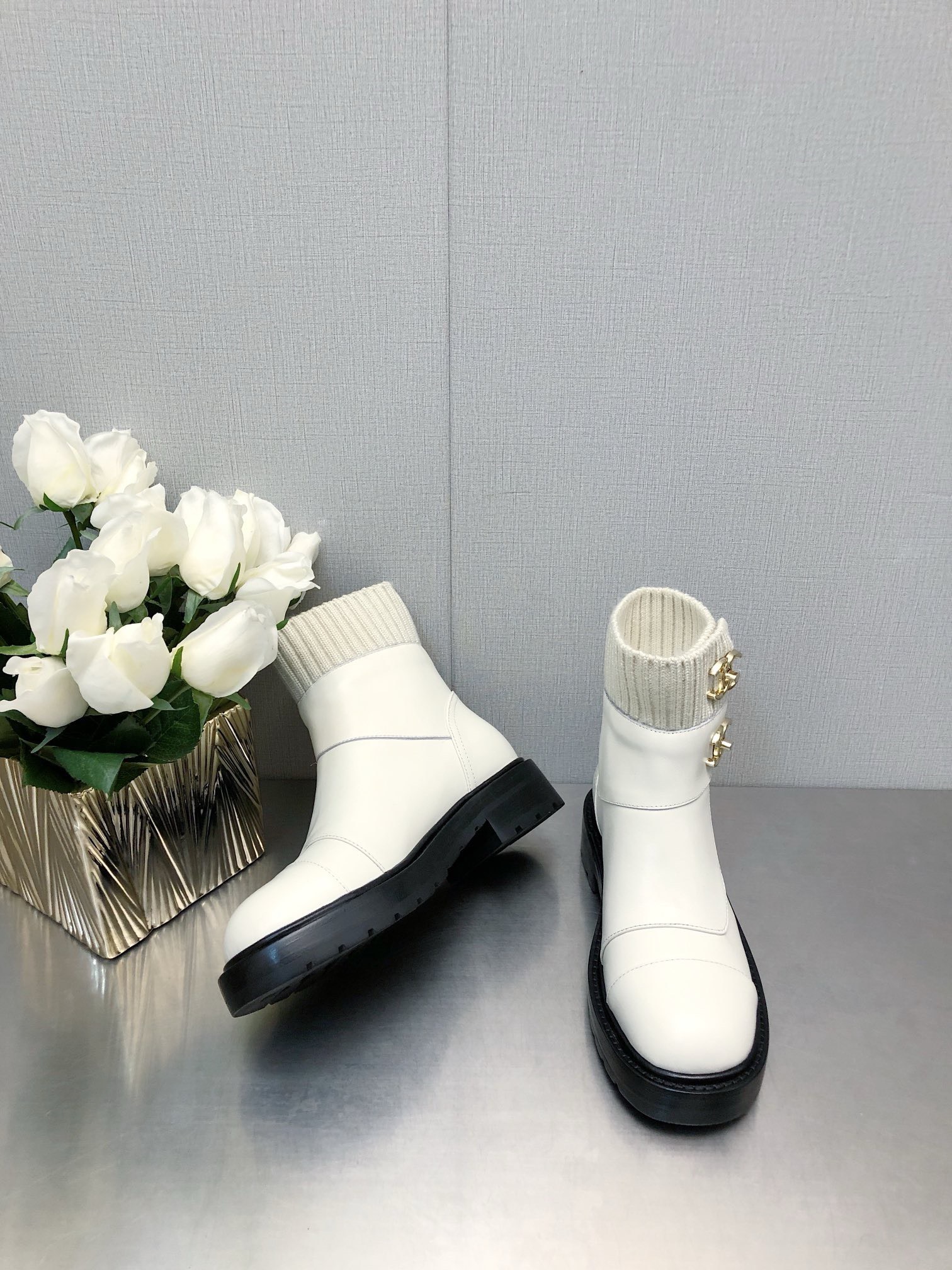 Bagsaaa Ch**el CC Logo White Chelsea Short Boots