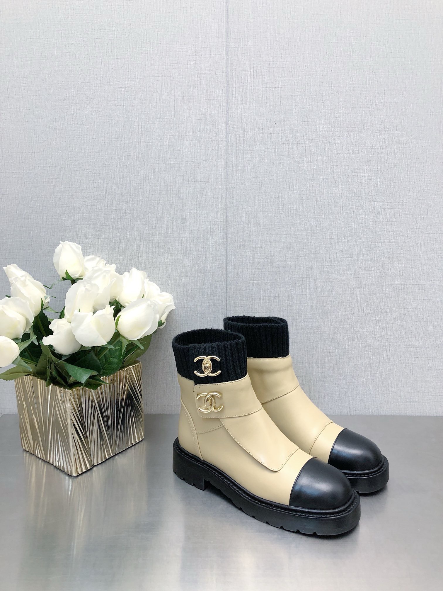 Bagsaaa Ch**el CC Logo Beige Chelsea Short Boots