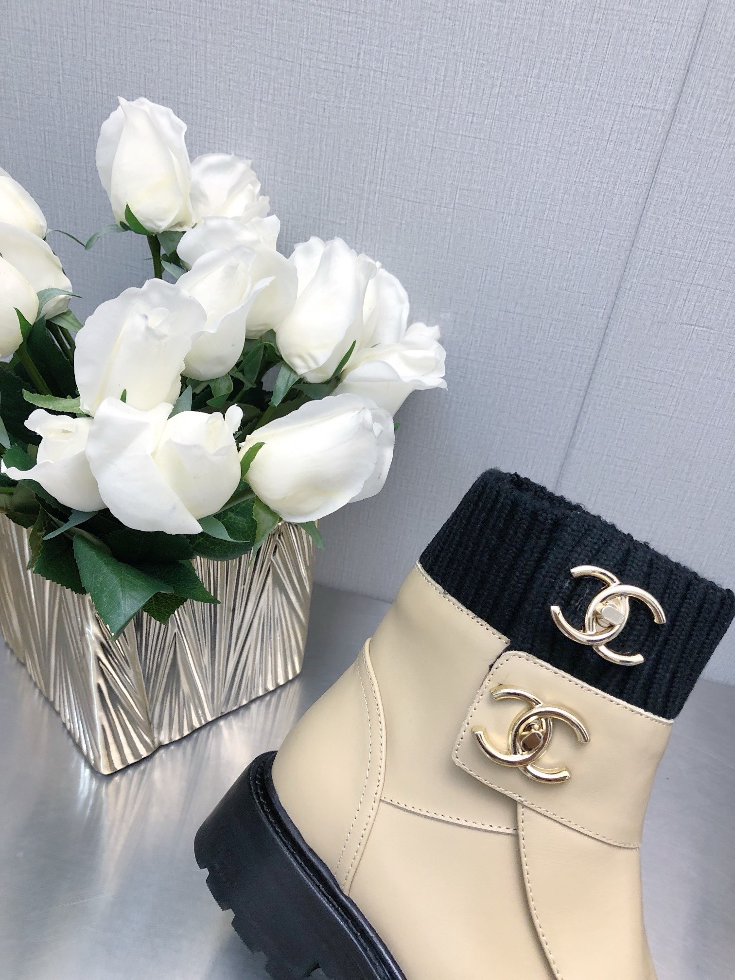 Bagsaaa Ch**el CC Logo Beige Chelsea Short Boots