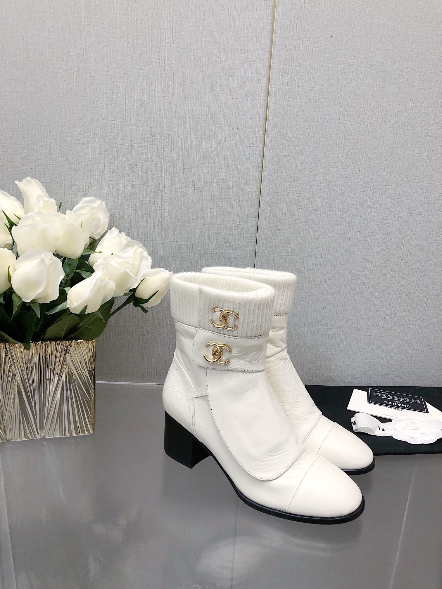 Bagsaaa Ch**el CC Logo White Ankle Short Boots