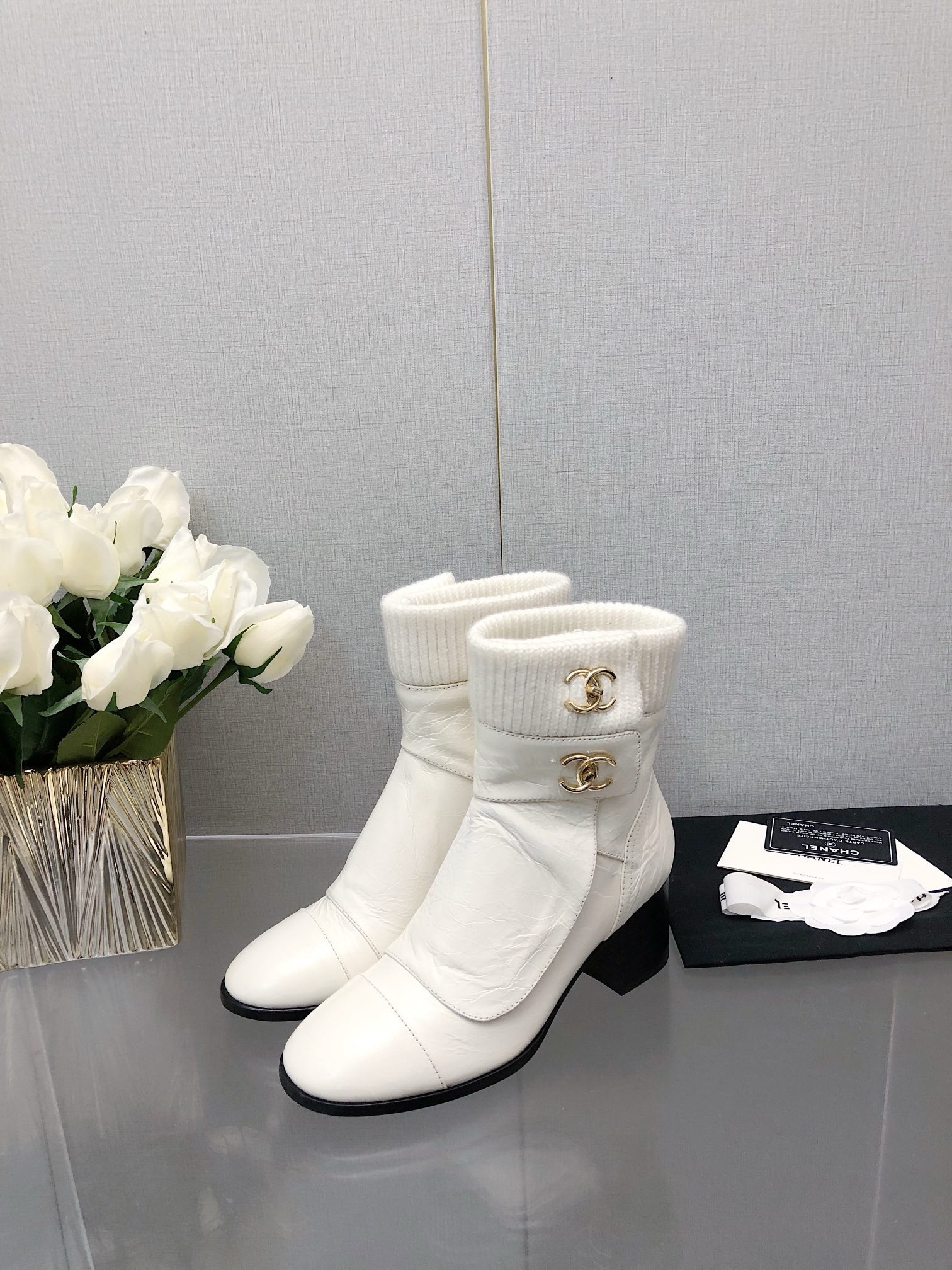 Bagsaaa Ch**el CC Logo White Ankle Short Boots
