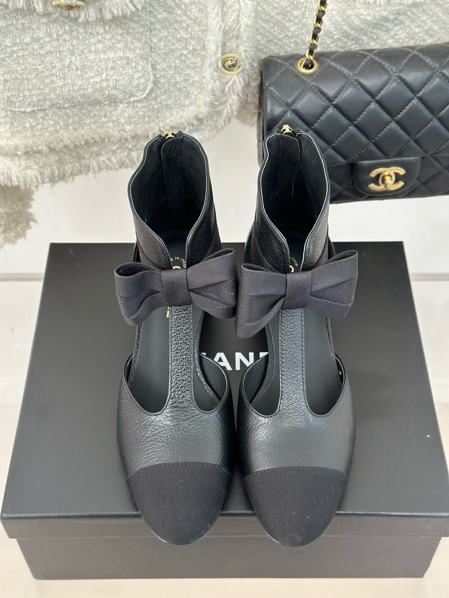 Bagsaaa Ch**el 	T-Strap Pumps