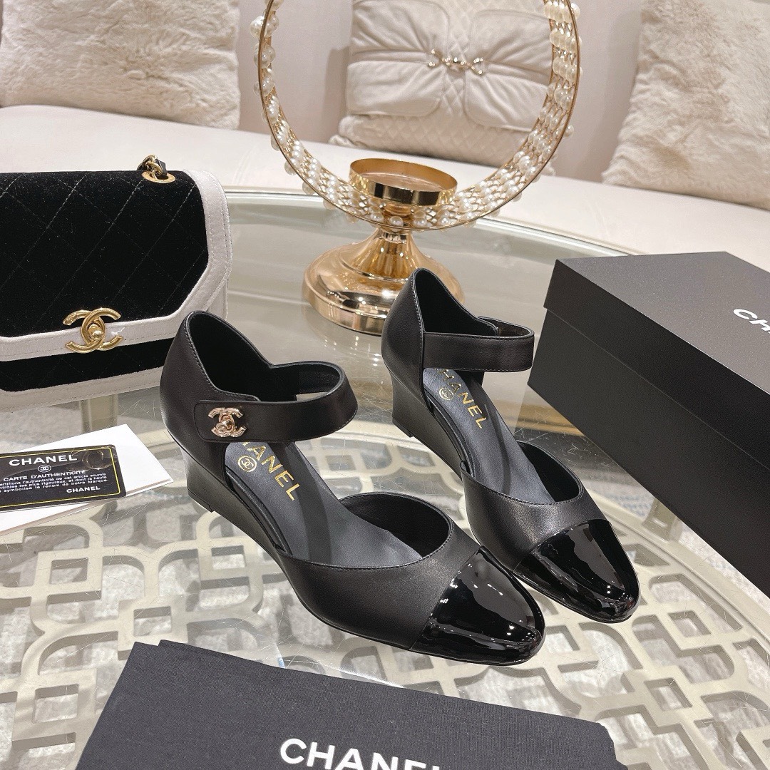 Bagsaaa Ch**el Mary Janes Black shoes