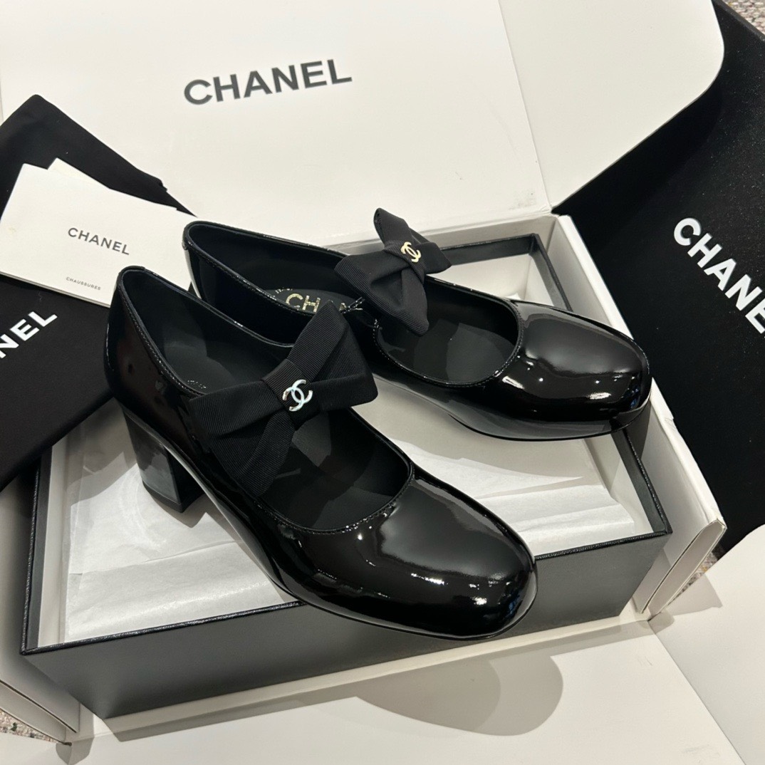Bagsaaa Ch**el Ribbon Black Pumps