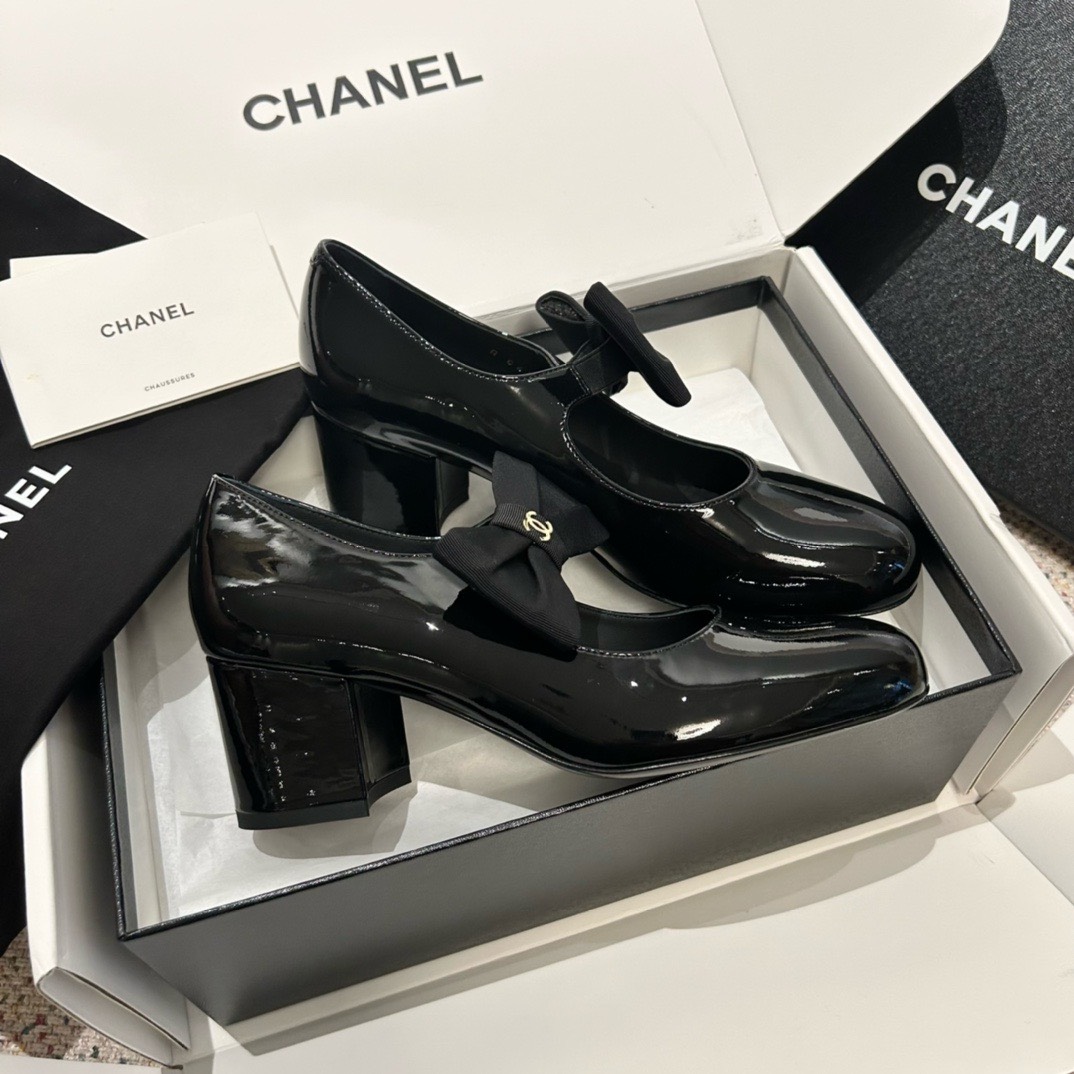 Bagsaaa Ch**el Ribbon Black Pumps