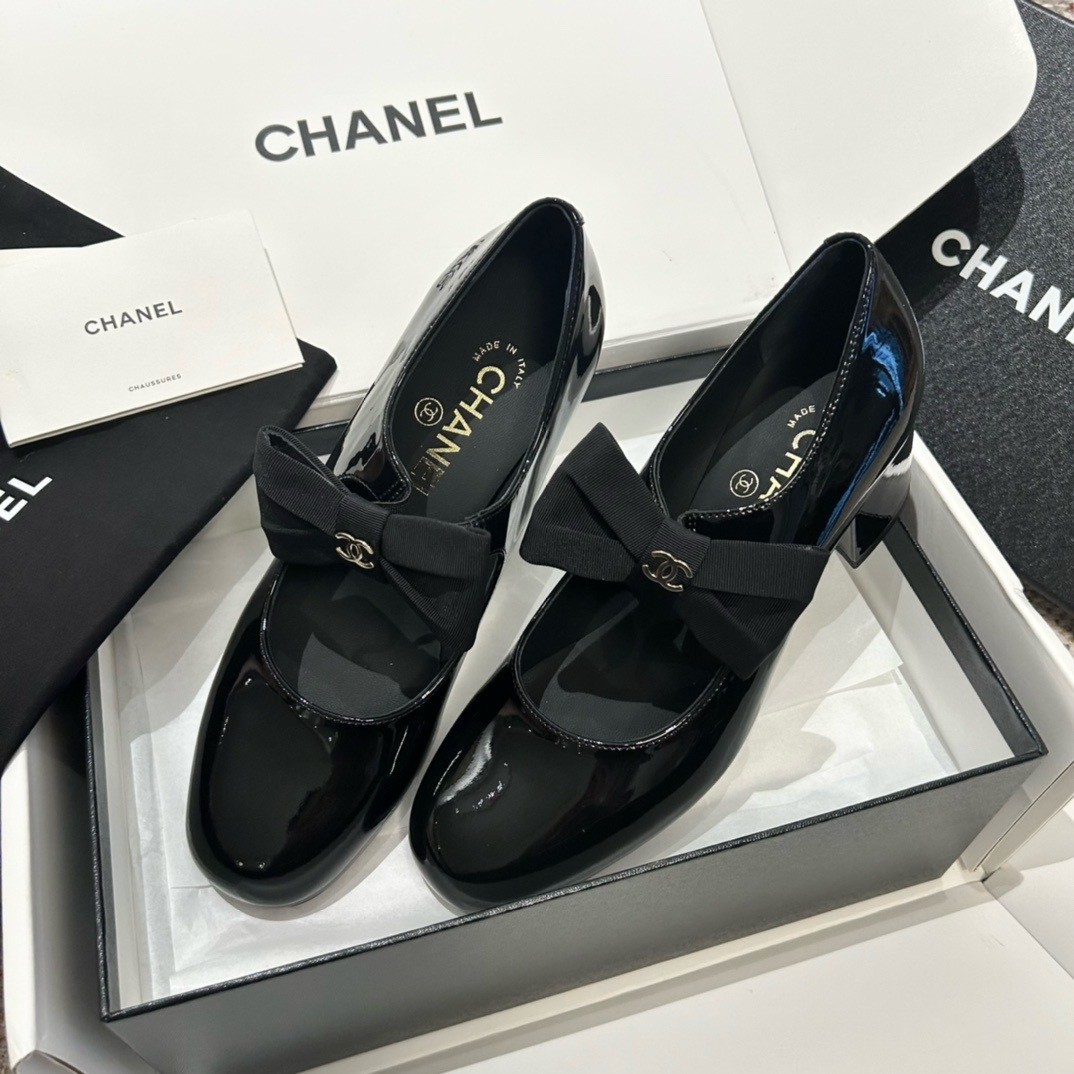 Bagsaaa Ch**el Ribbon Black Pumps