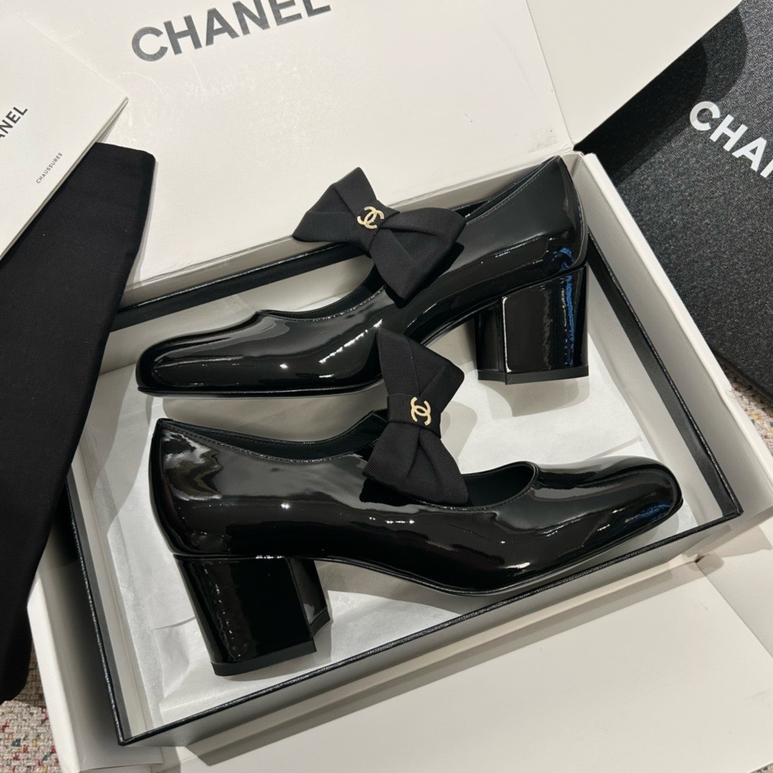 Bagsaaa Ch**el Ribbon Black Pumps