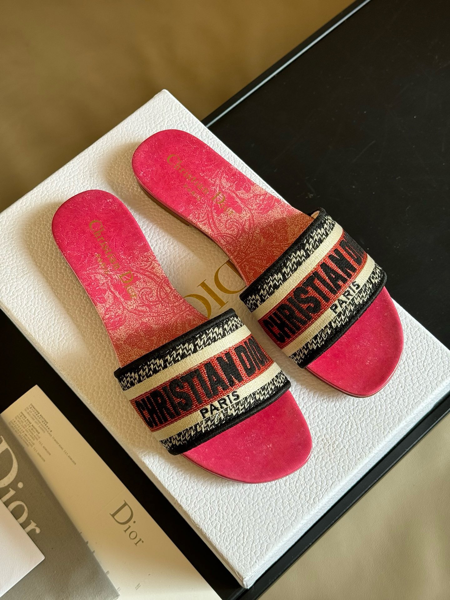 Bagsaaa D10r Dway Pink Slides