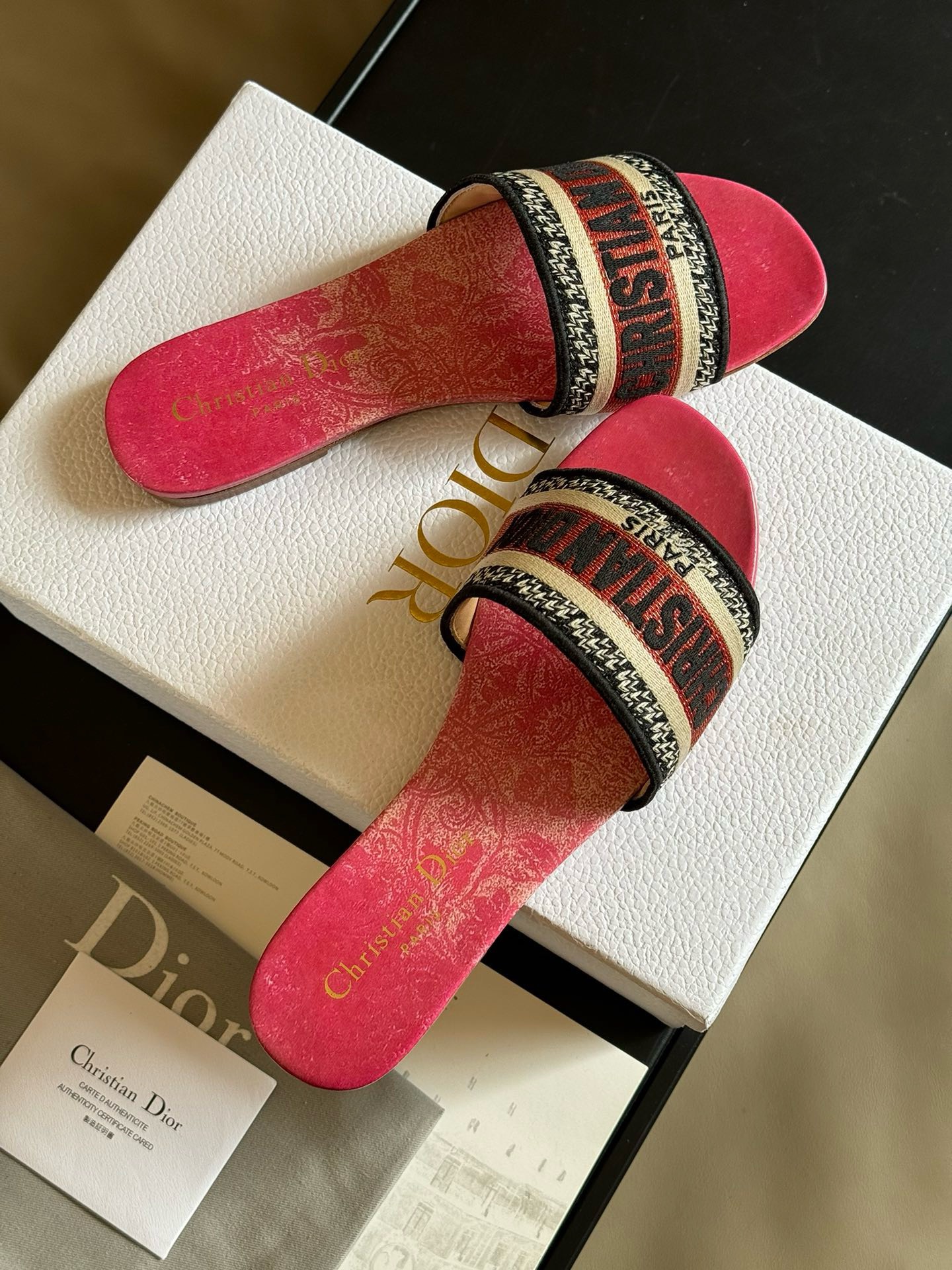 Bagsaaa D10r Dway Pink Slides