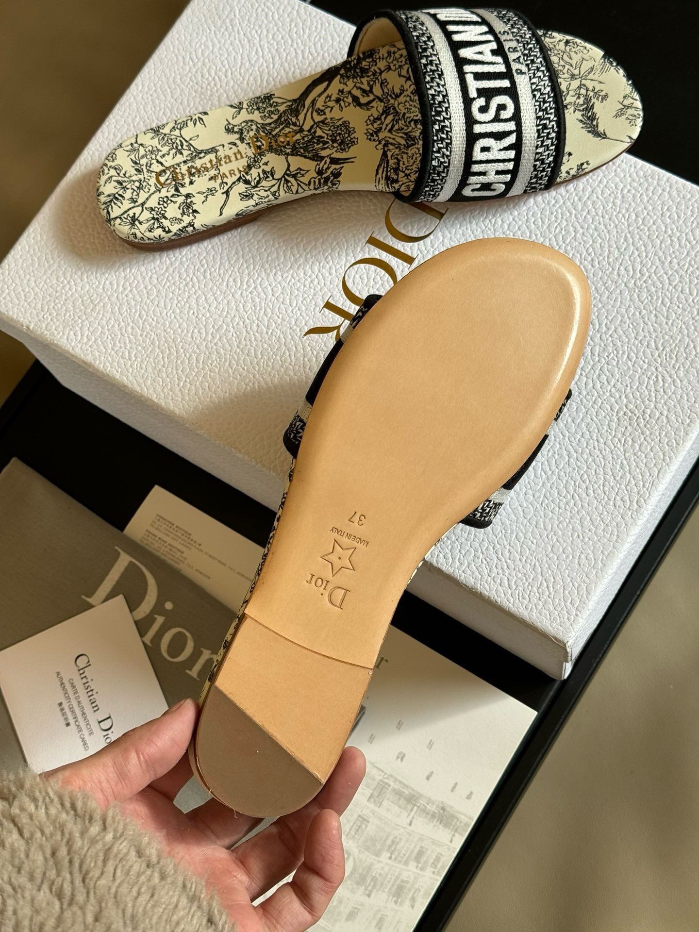Bagsaaa D10r Dway Grey Slides