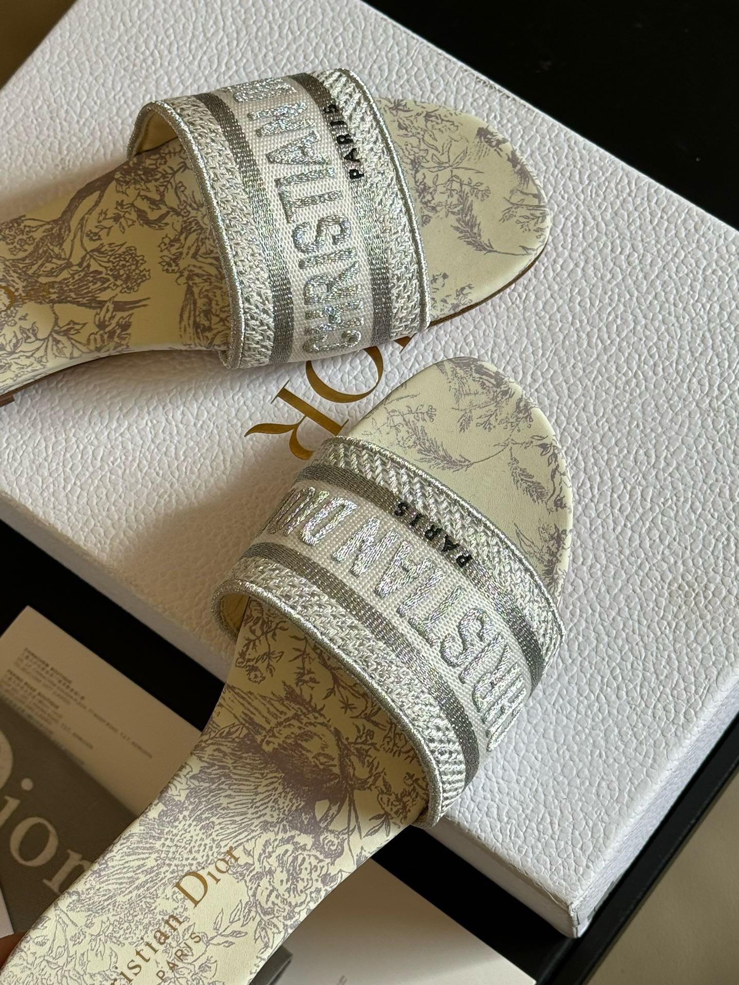 Bagsaaa D10r Dway Light Grey Slides
