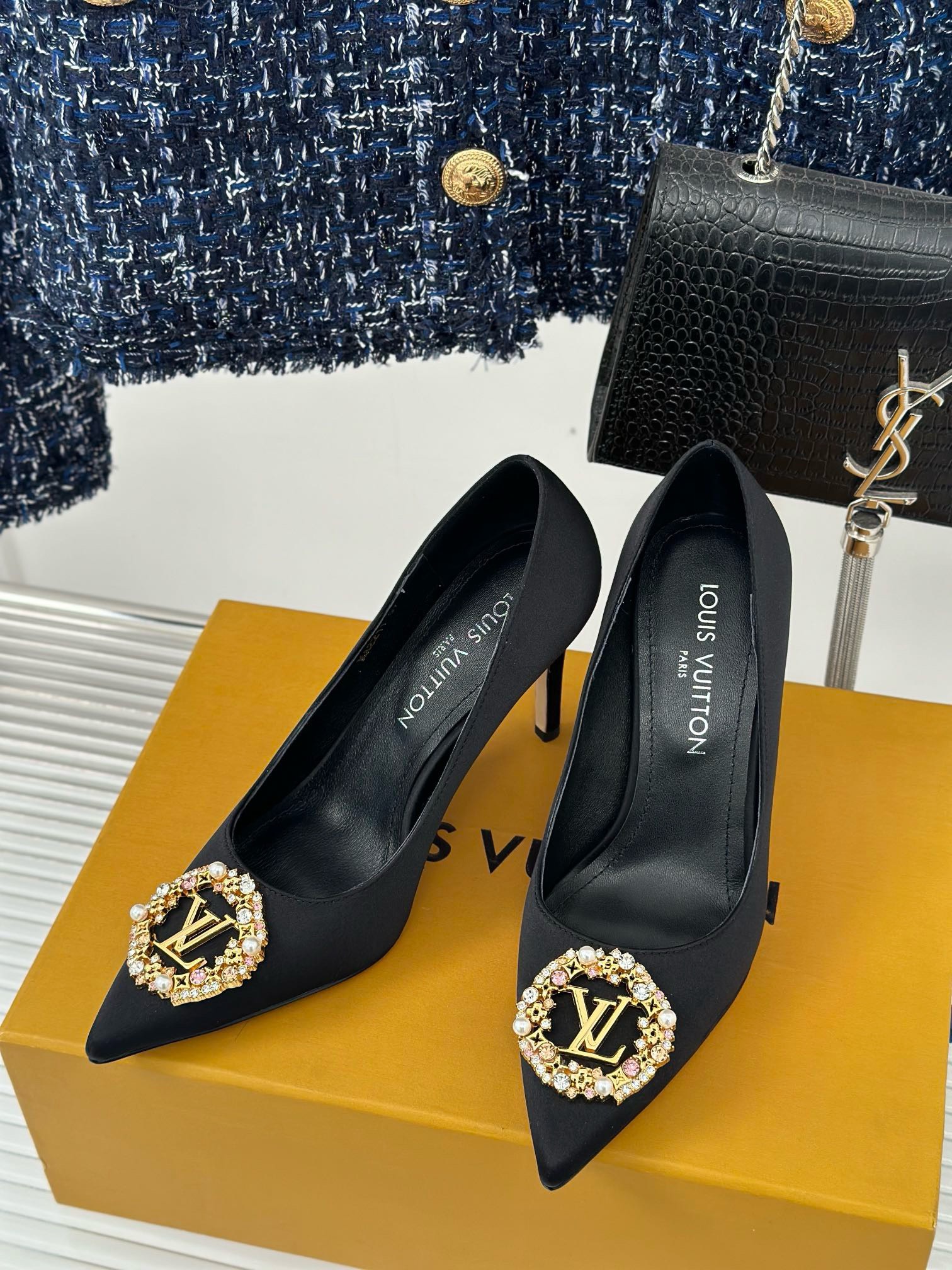 Bagsaaa L0vis Vvtt0n Black Heels