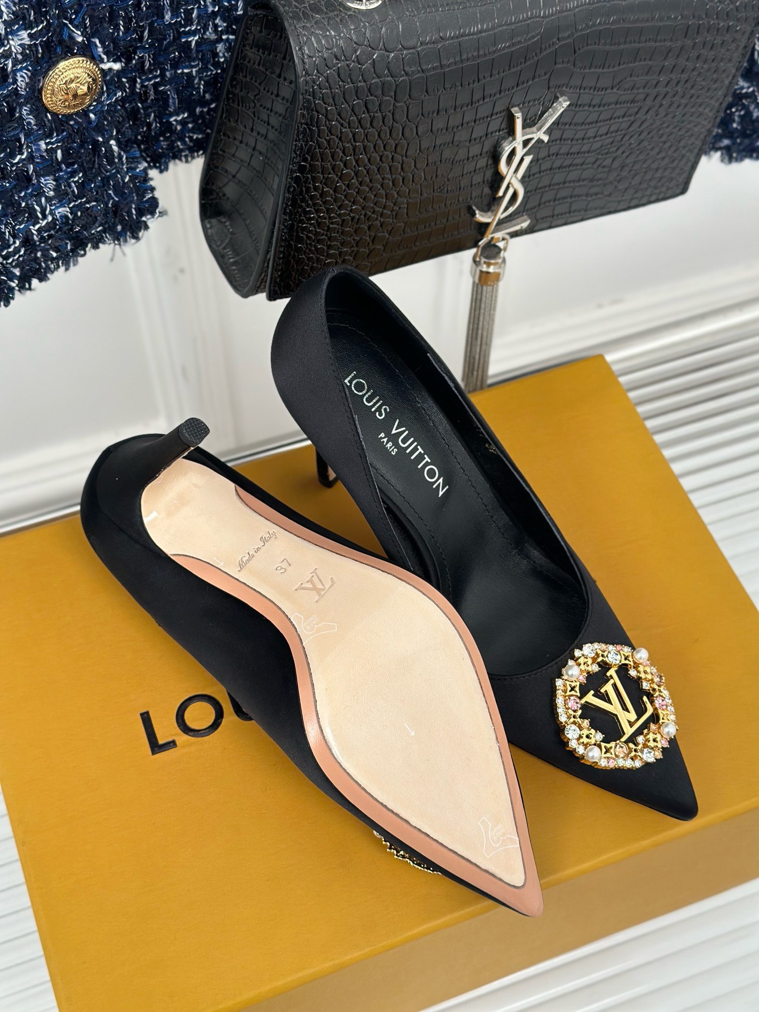 Bagsaaa L0vis Vvtt0n Black Heels