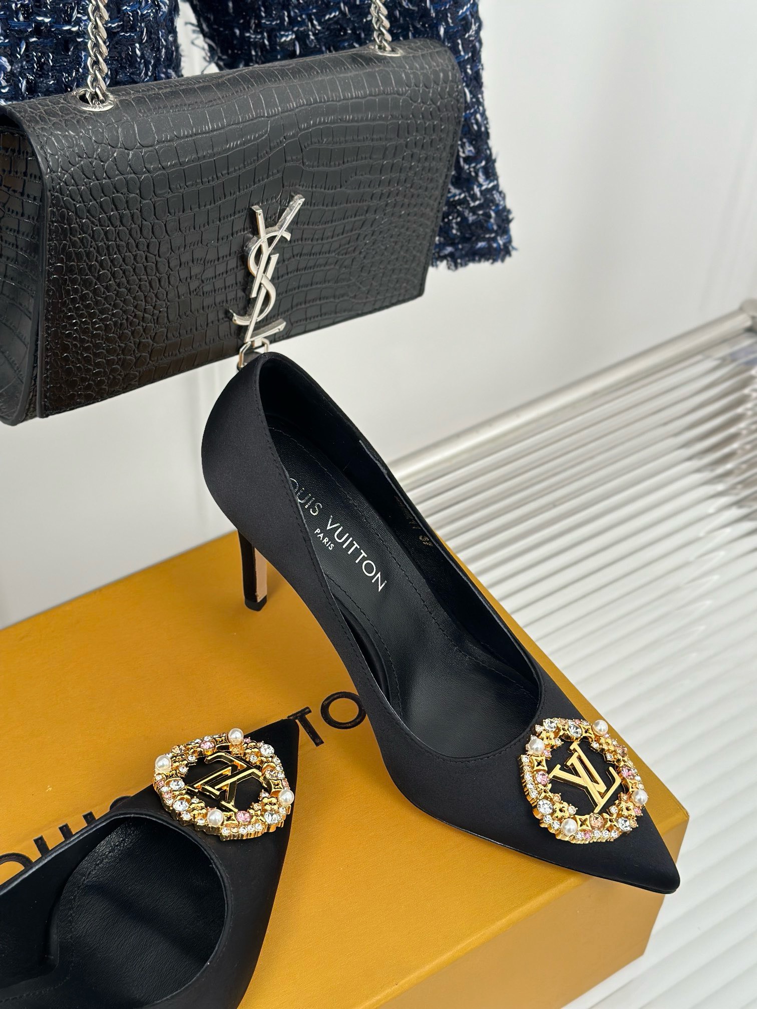 Bagsaaa L0vis Vvtt0n Black Heels