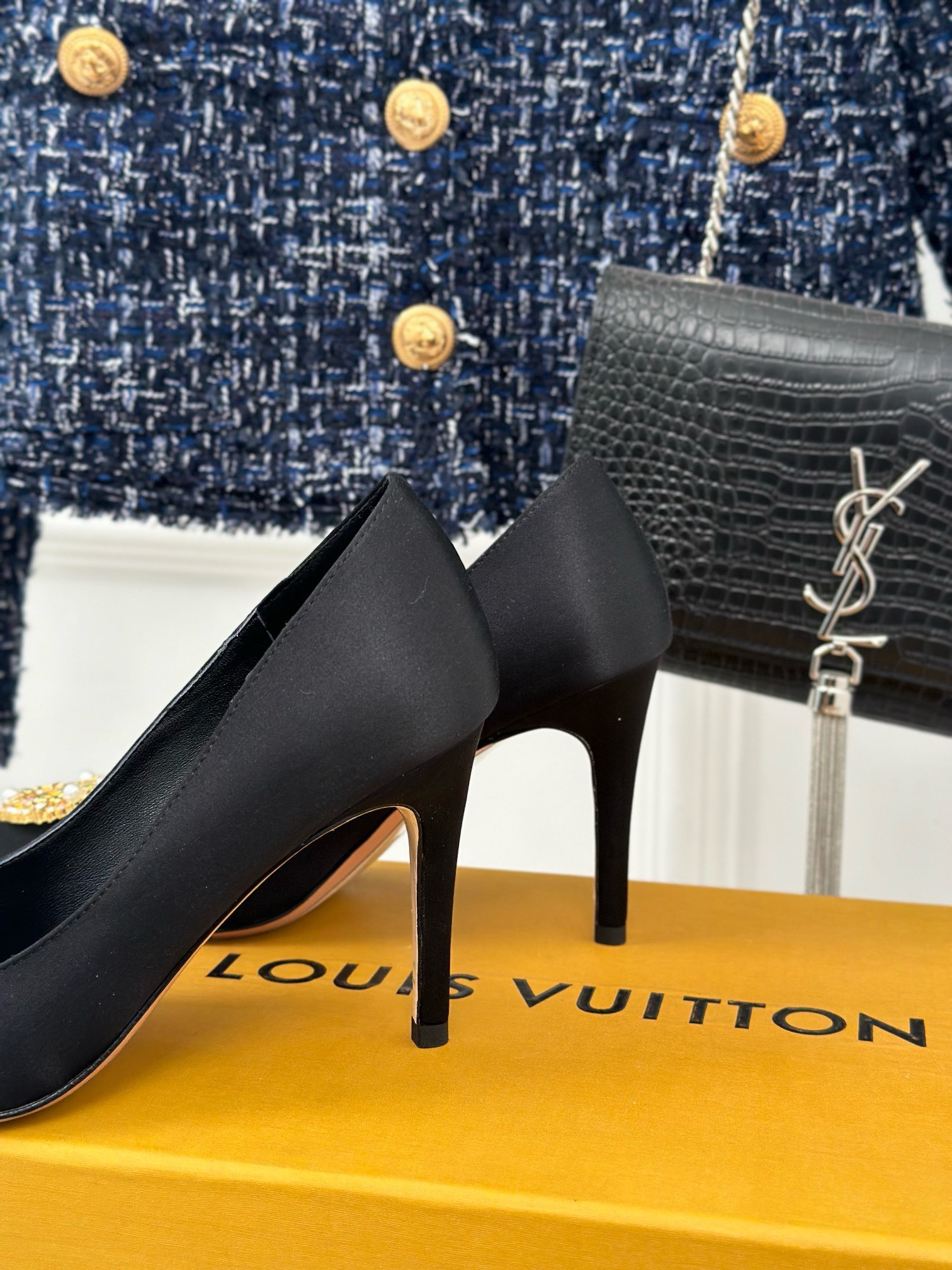 Bagsaaa L0vis Vvtt0n Black Heels