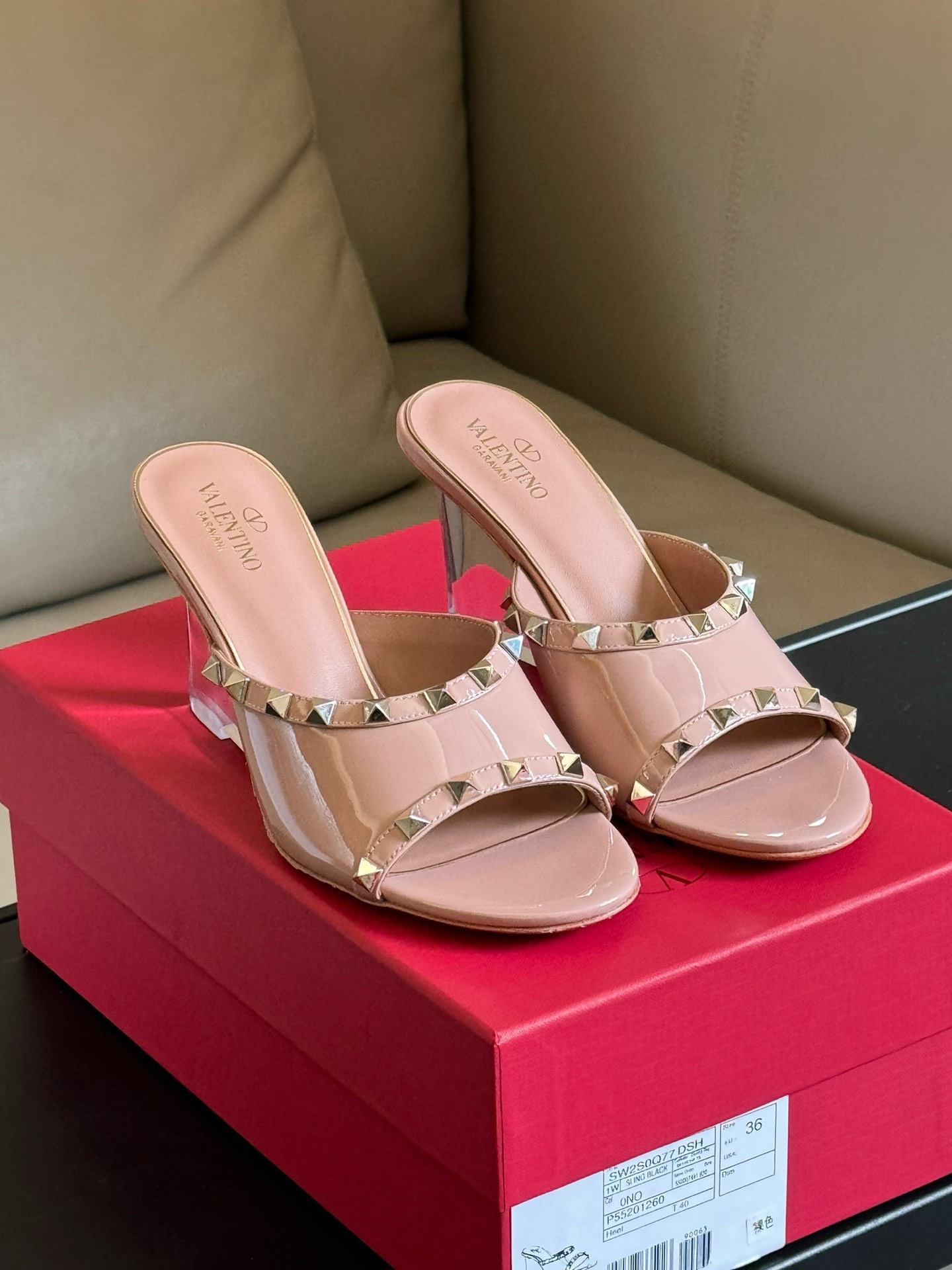 Bagsaaa Va1e*ntin0 Garavani Rockstud-embellished wedge mules