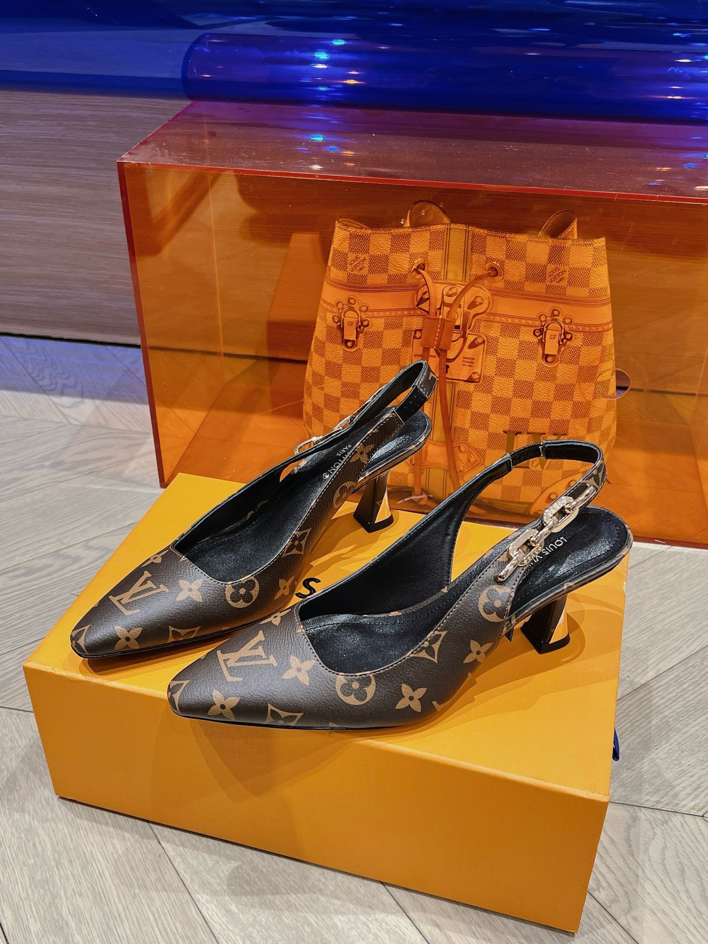 Bagsaaa L0vis Vvtt0n Monogram Slingback 