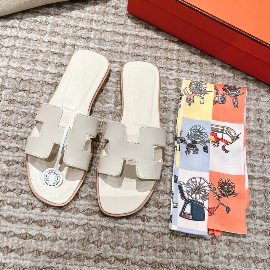Bagsaaa H**me5 Oran Sandals Box calfskin In White
