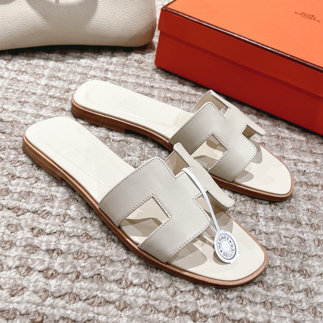 Bagsaaa H**me5 Oran Sandals Box calfskin In White