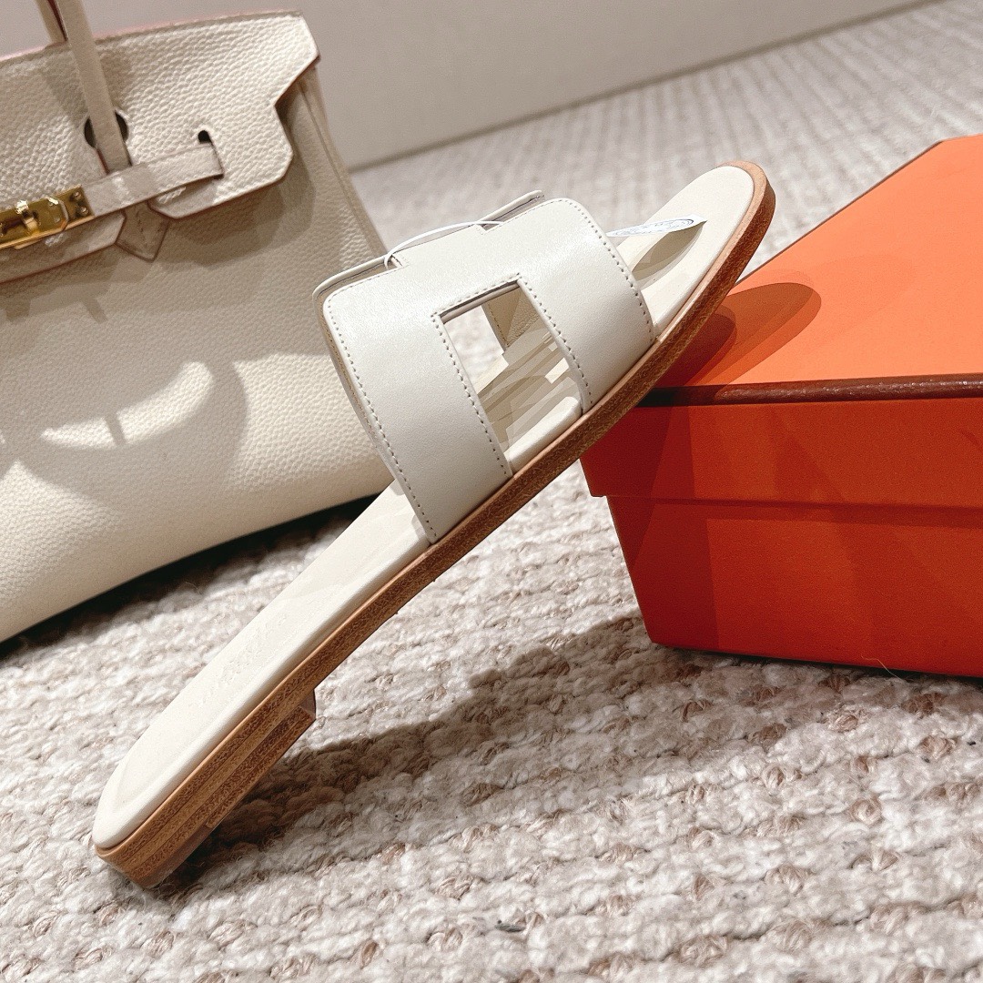 Bagsaaa H**me5 Oran Sandals Box calfskin In White