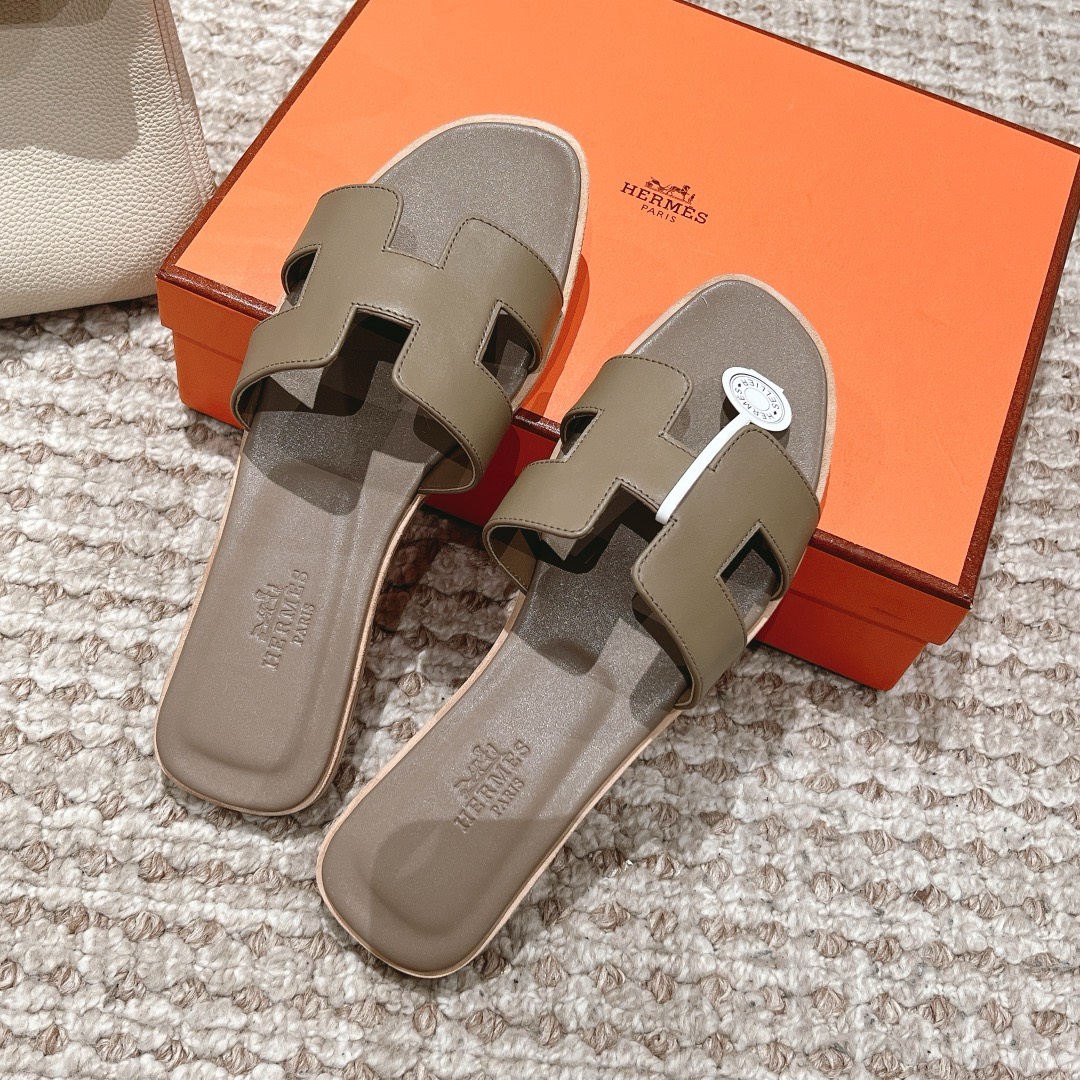 Bagsaaa H**me5 Oran Sandals Box calfskin In Taupe