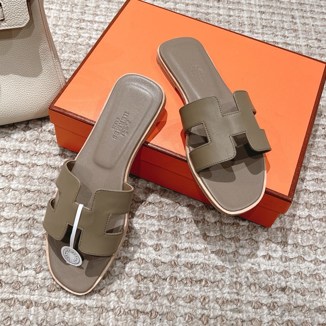 Bagsaaa H**me5 Oran Sandals Box calfskin In Taupe